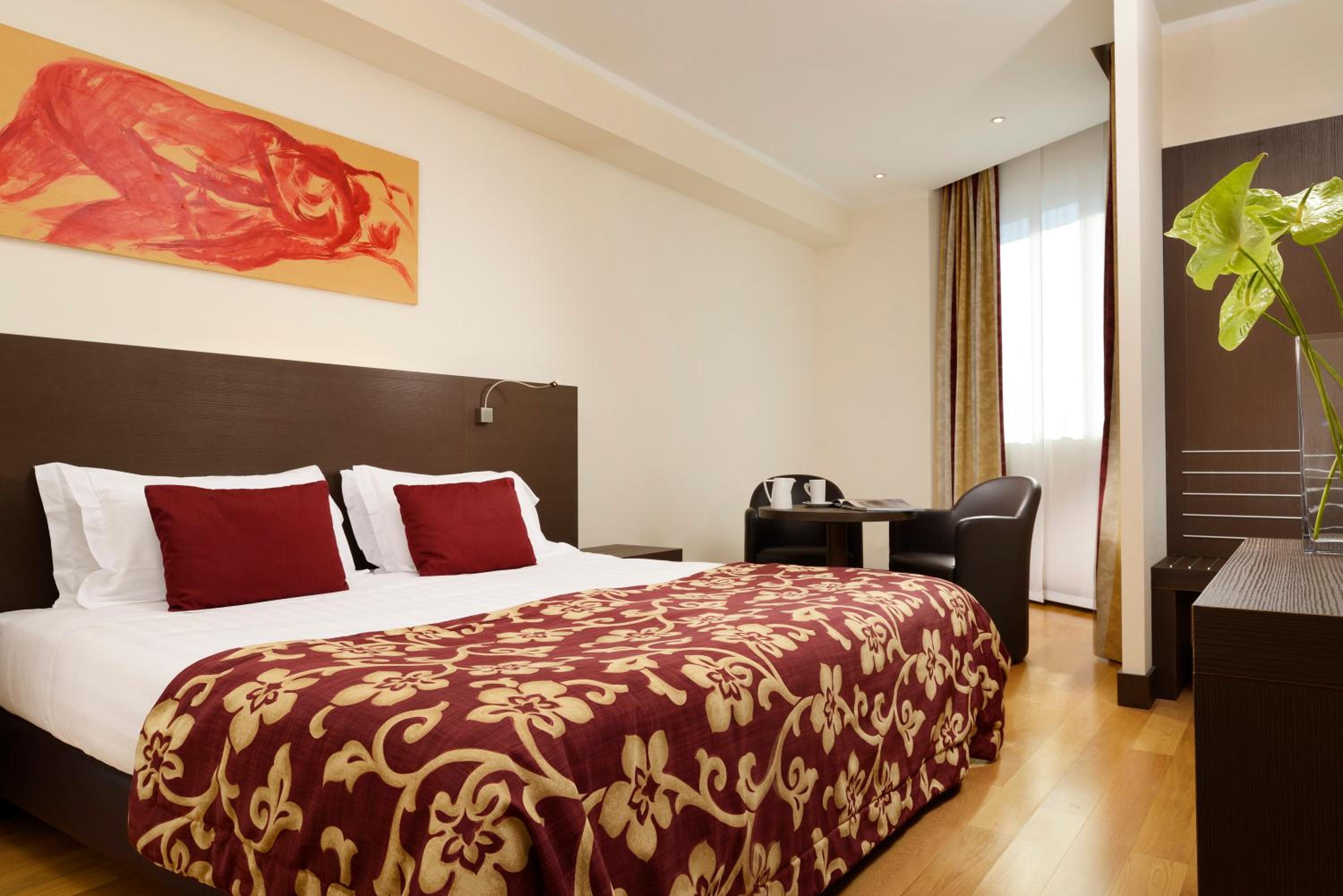 Business Suite - Photo 1