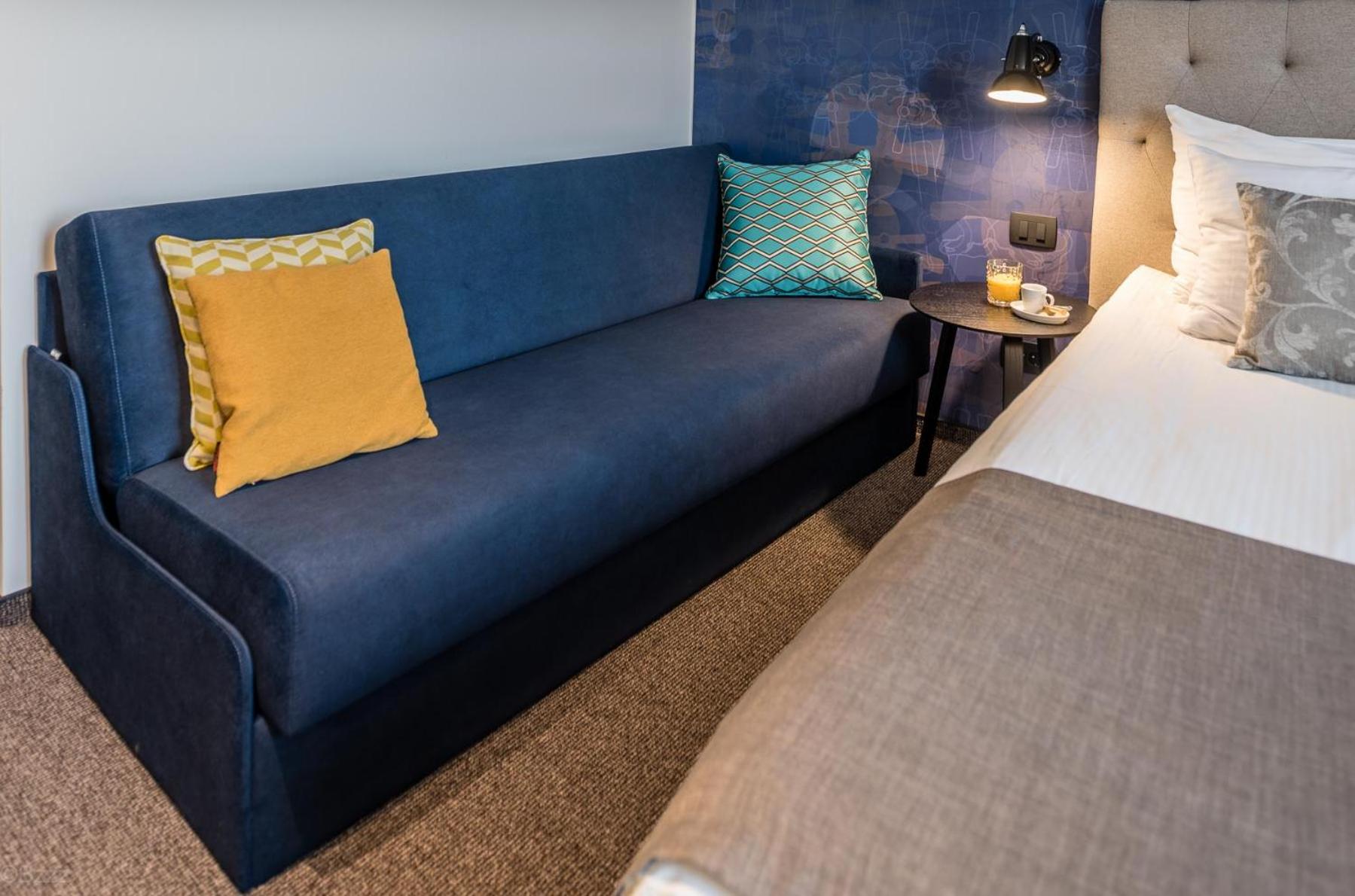 Comfort Double Room with Sofa Bed - Photo 2