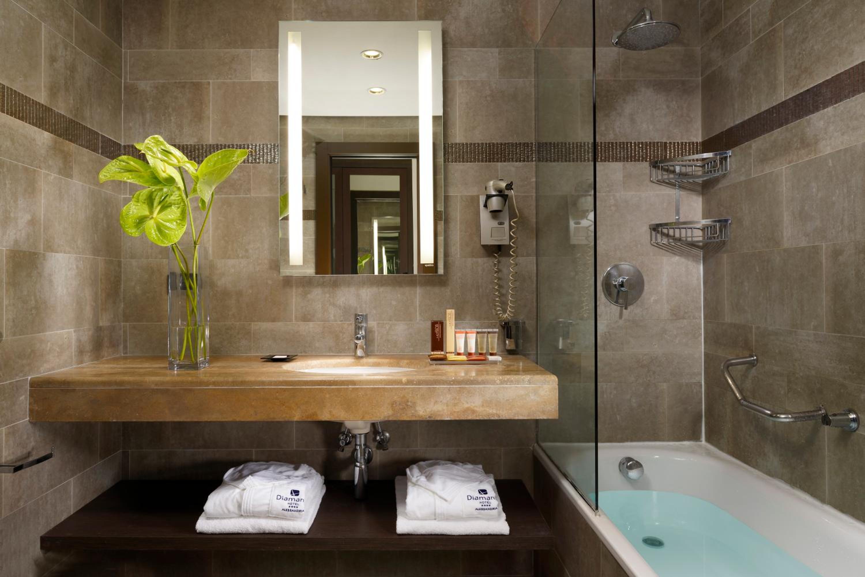 Business Suite - Photo 2