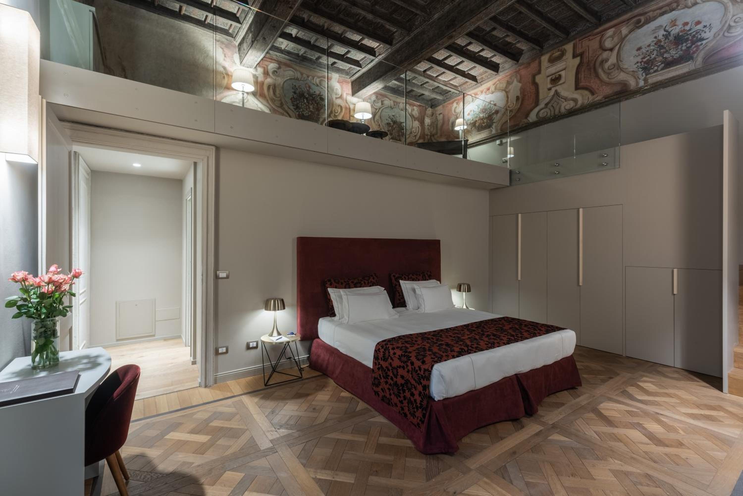 Deluxe Double or Twin Room - Photo 2