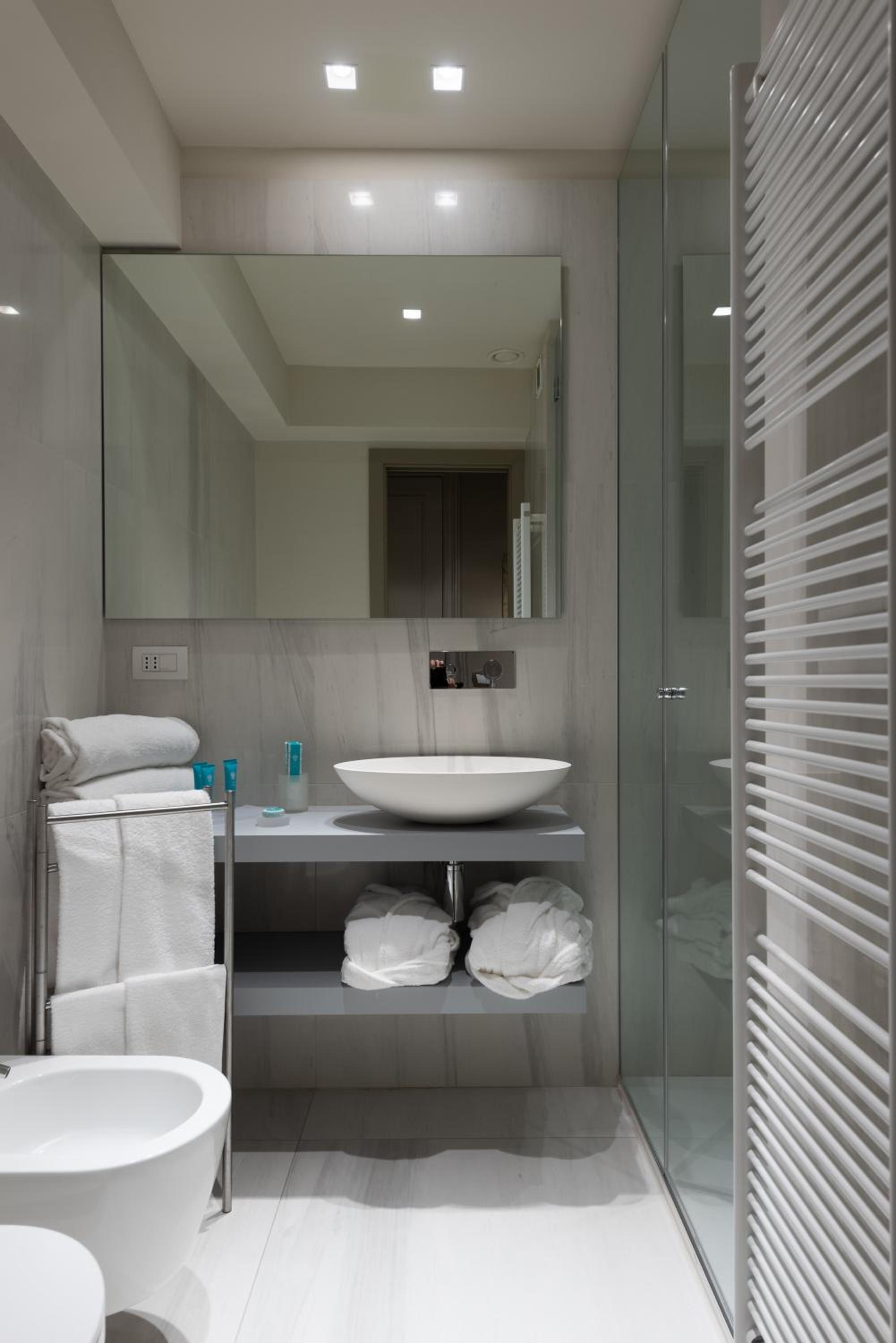 Deluxe Double or Twin Room - Photo 18
