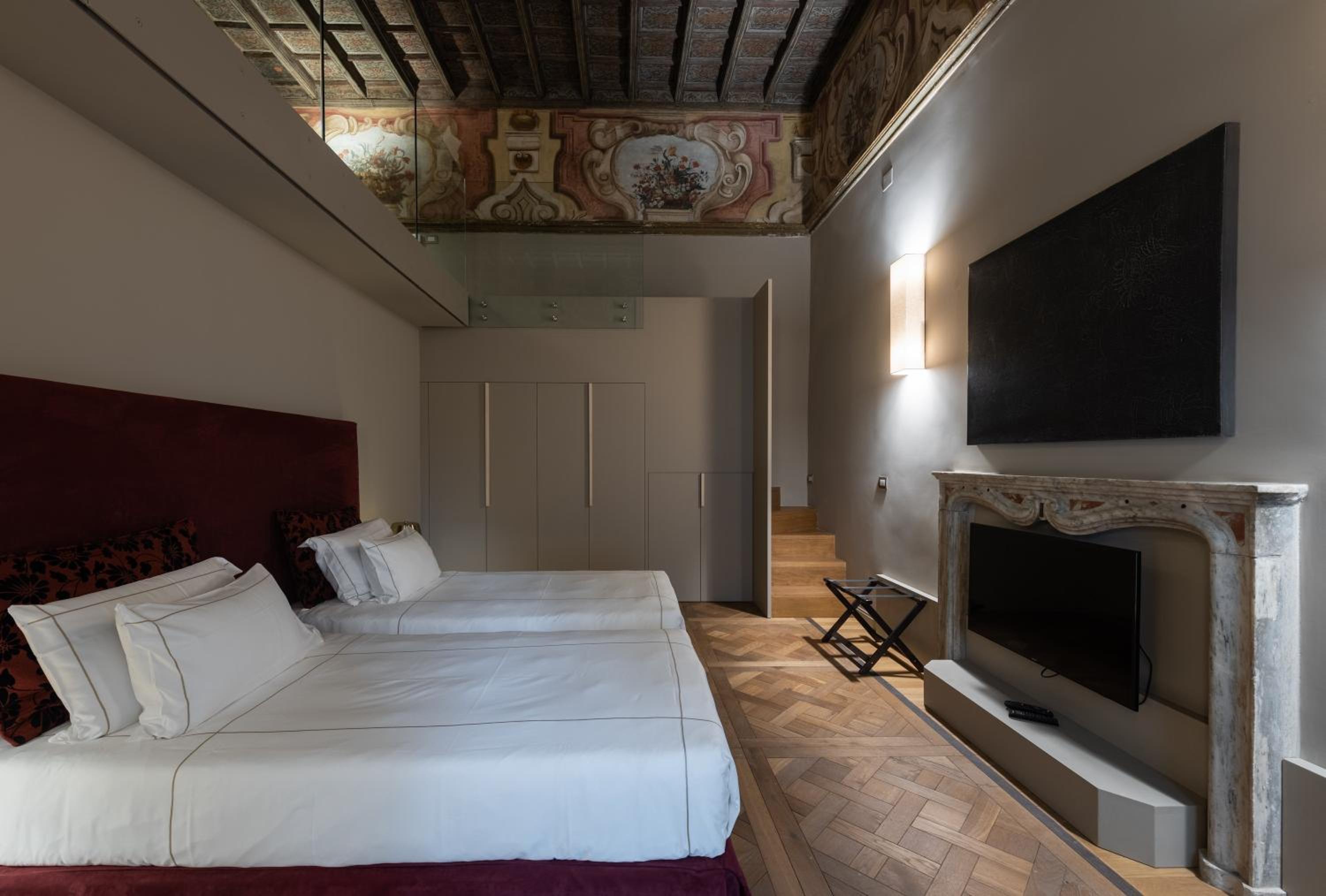 Deluxe Double or Twin Room - Photo 15