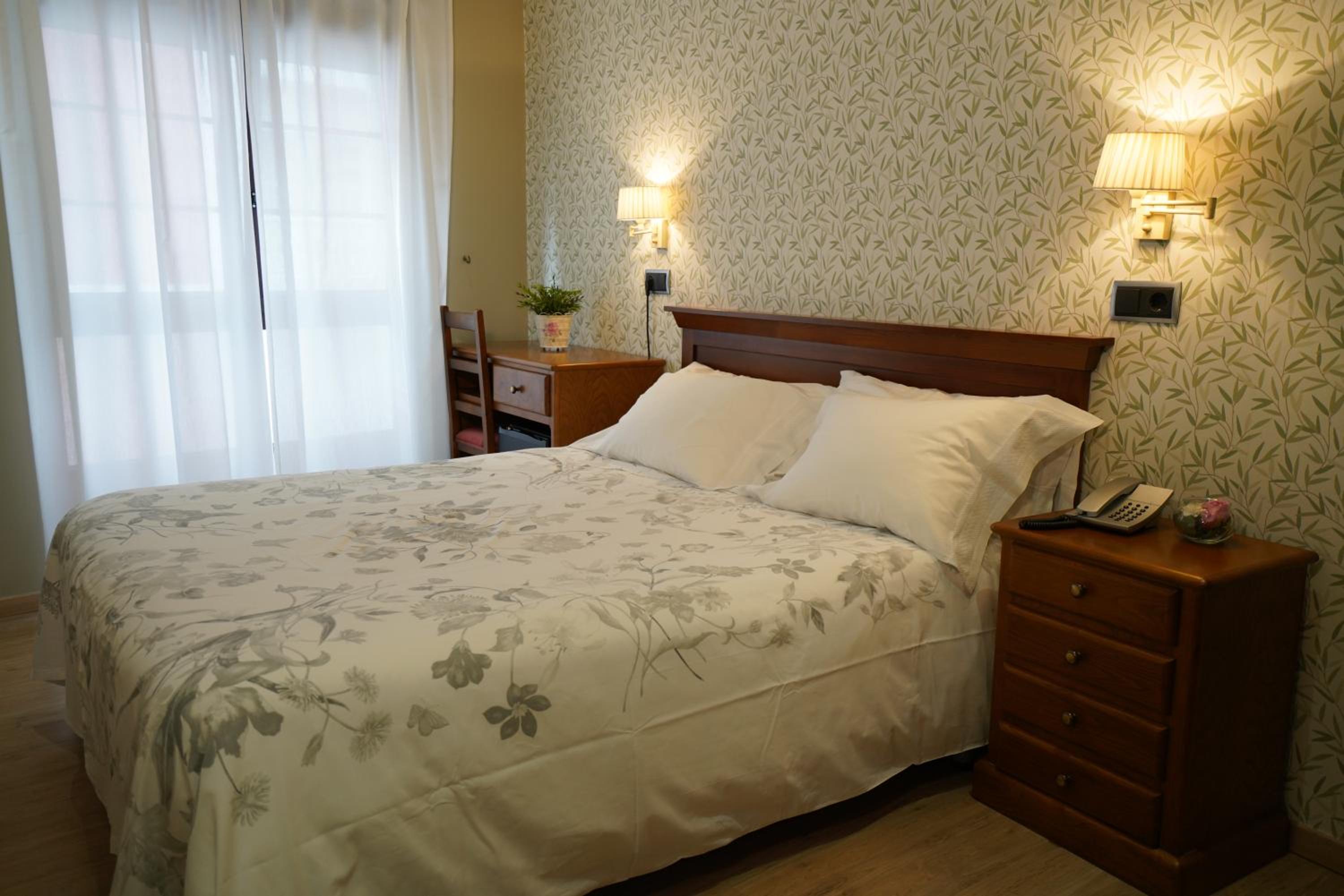 Double Room - Photo 21