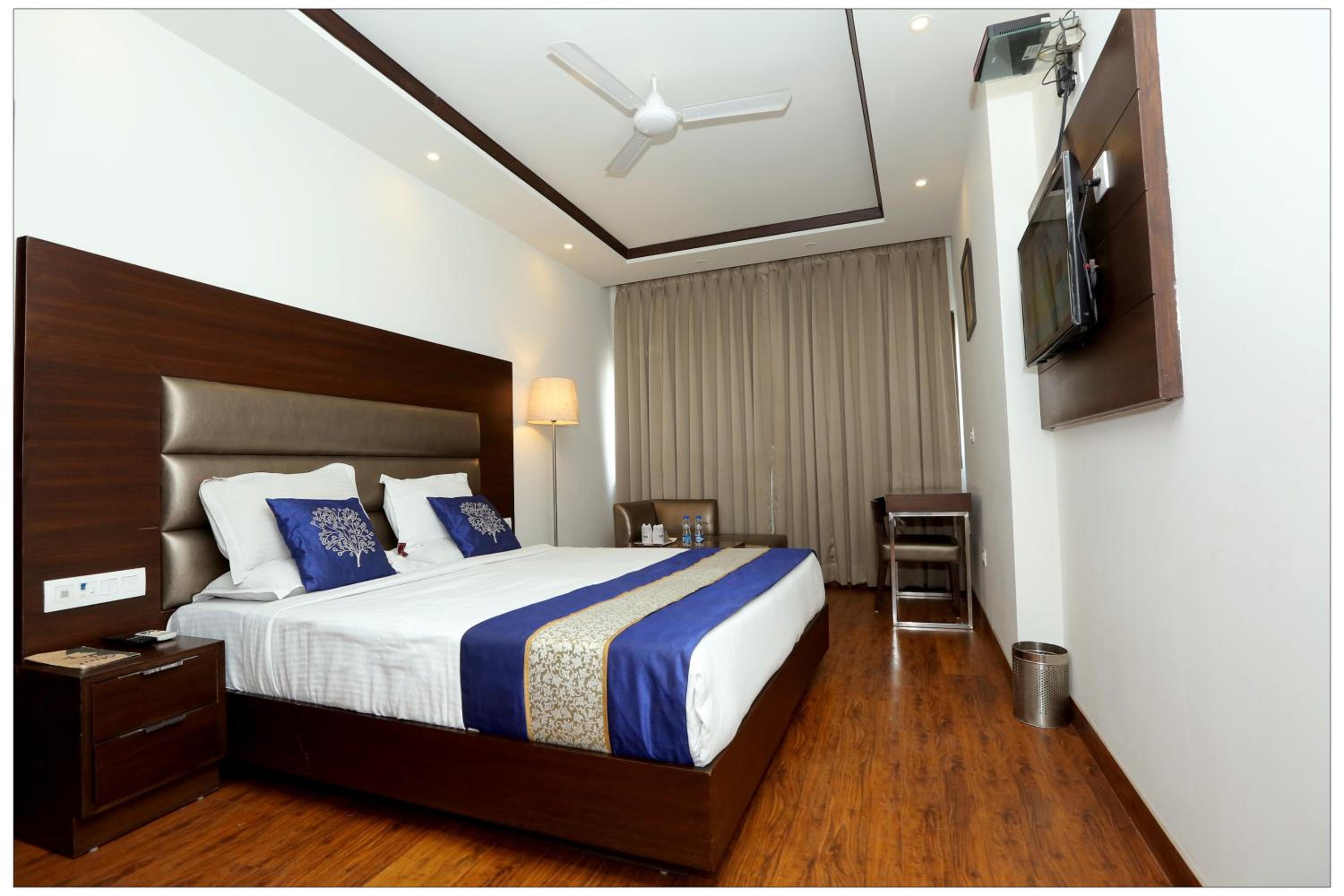 Luxury Room - Photo 2