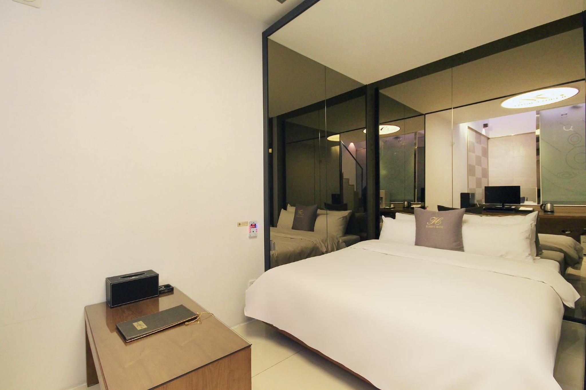 King Suite photo 3