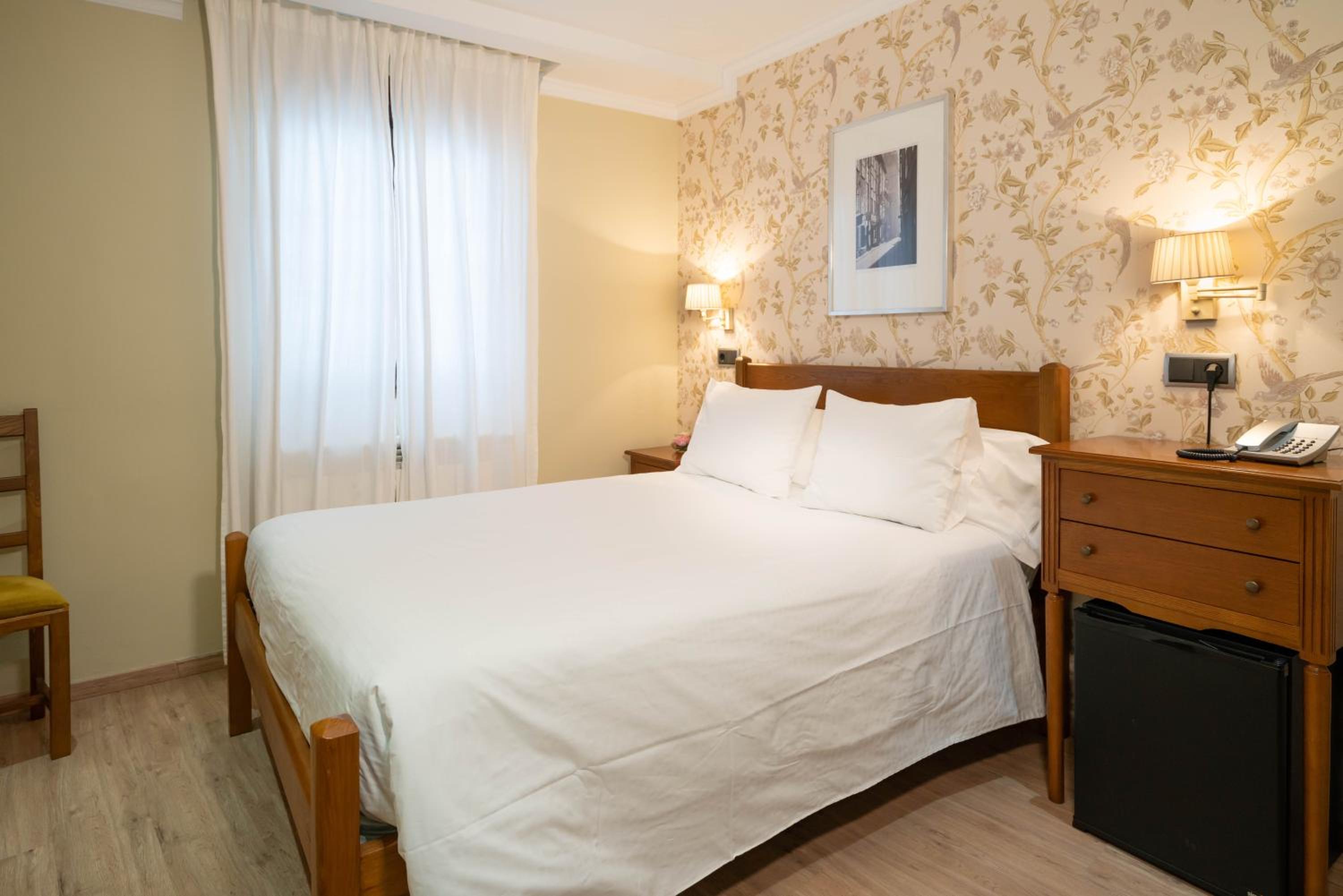 Double Room - Photo 1
