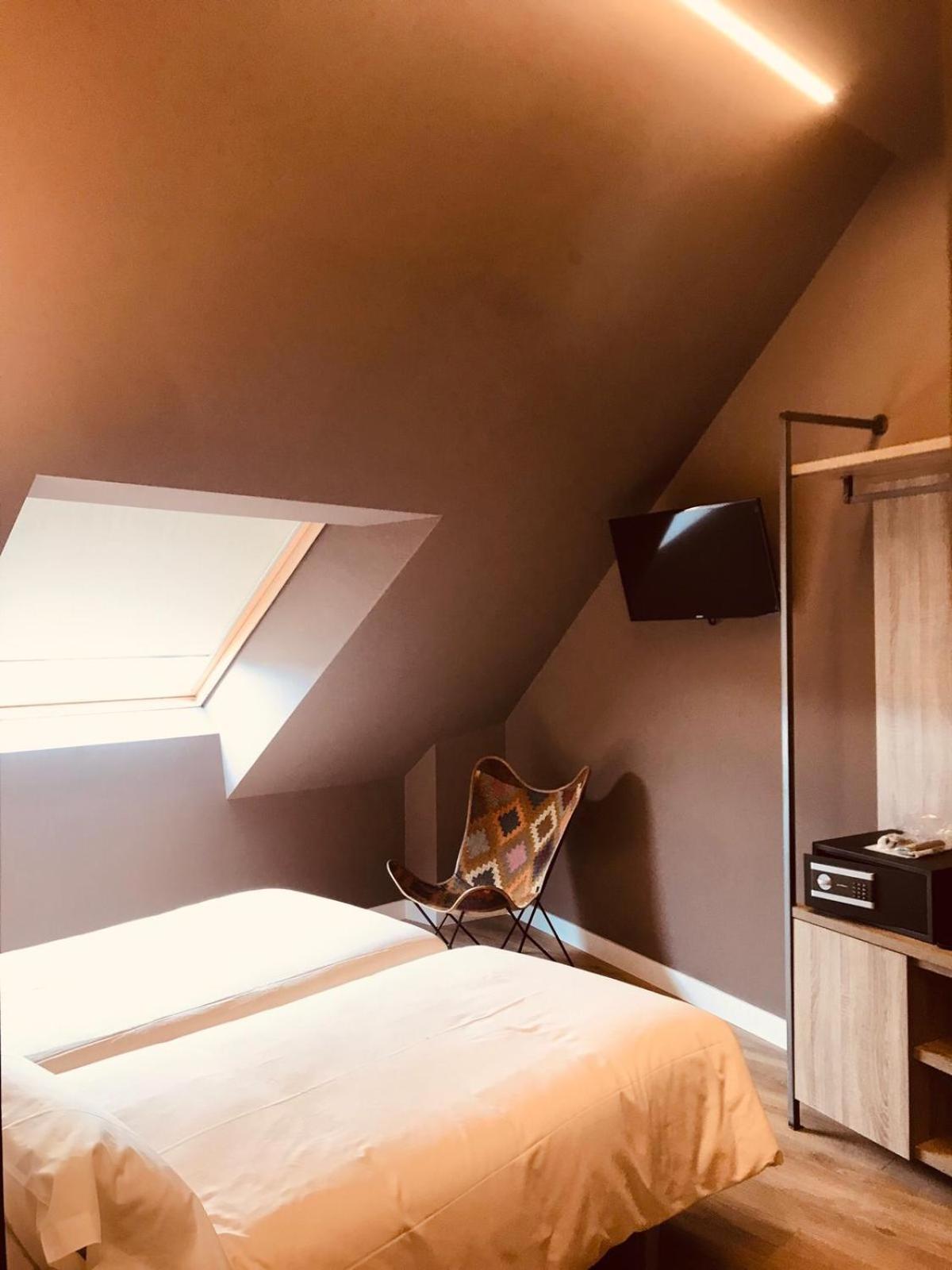 Double or Twin Room - Photo 2