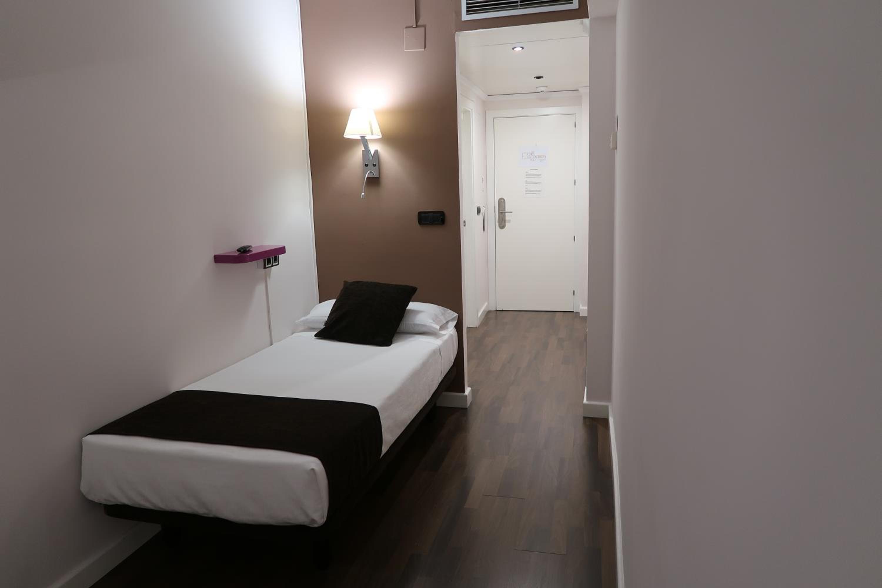 Single Room photo 2