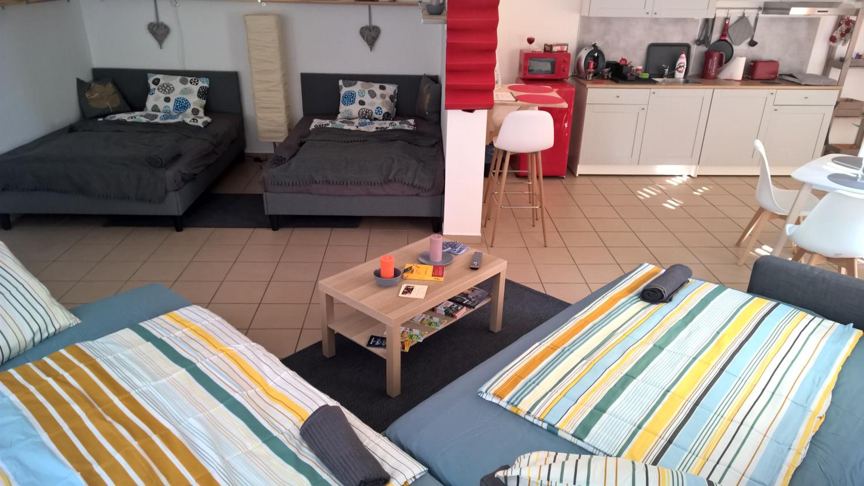 One-Bedroom Apartment - Photo 8