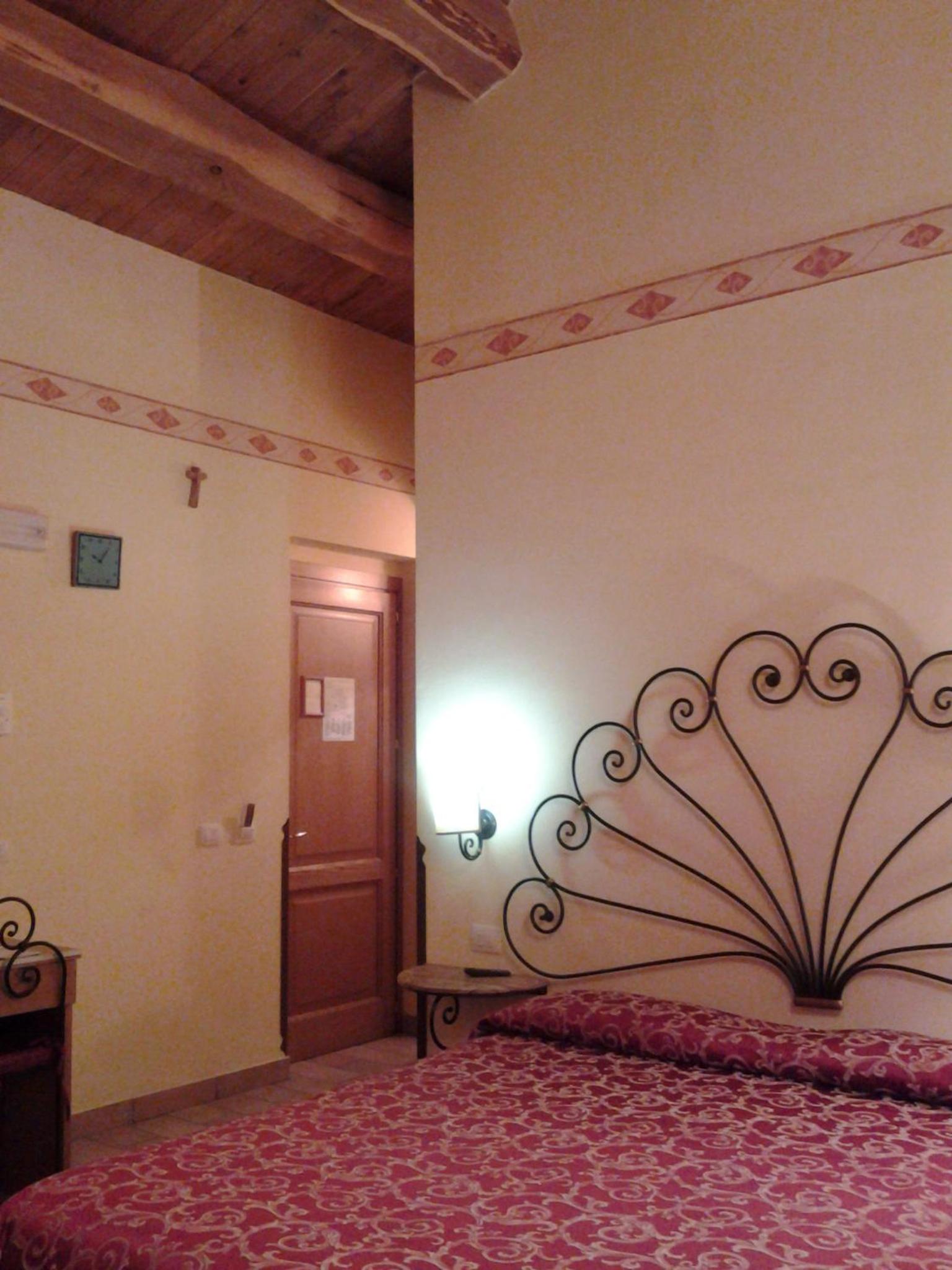 Double Room - Photo 3