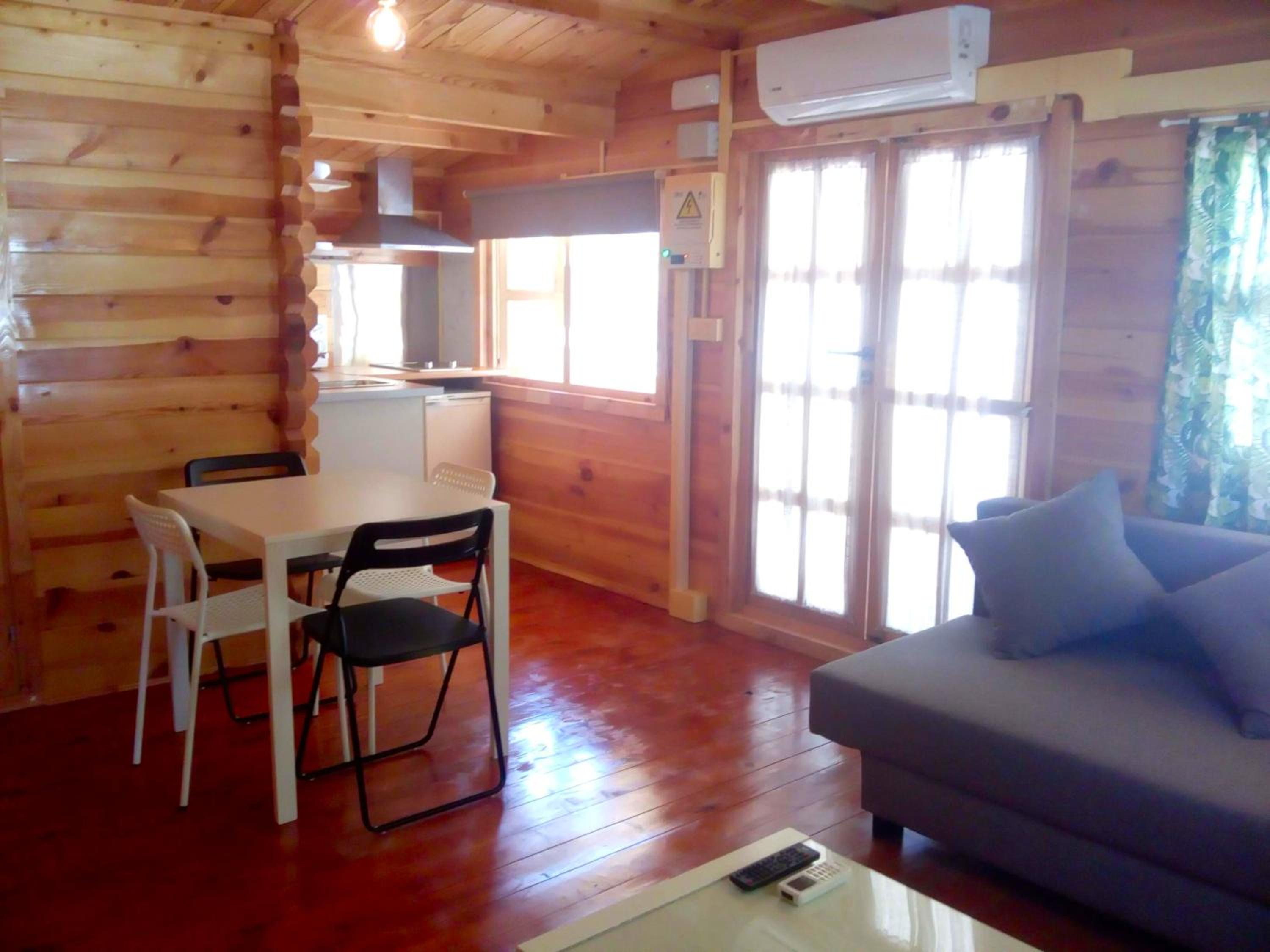 Deluxe Bungalow photo 2