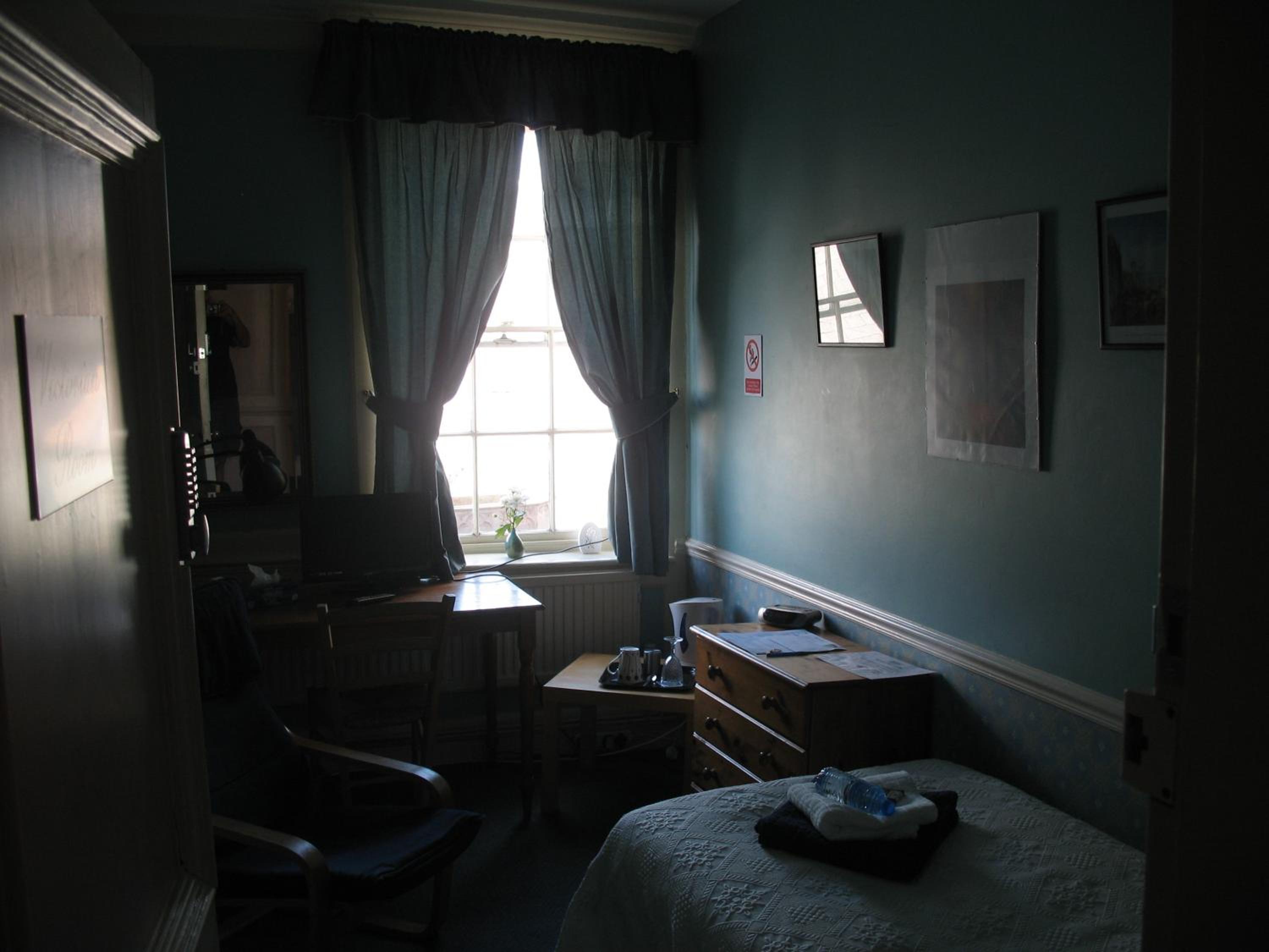Superior Single Room With Shared Bathroom photo 3