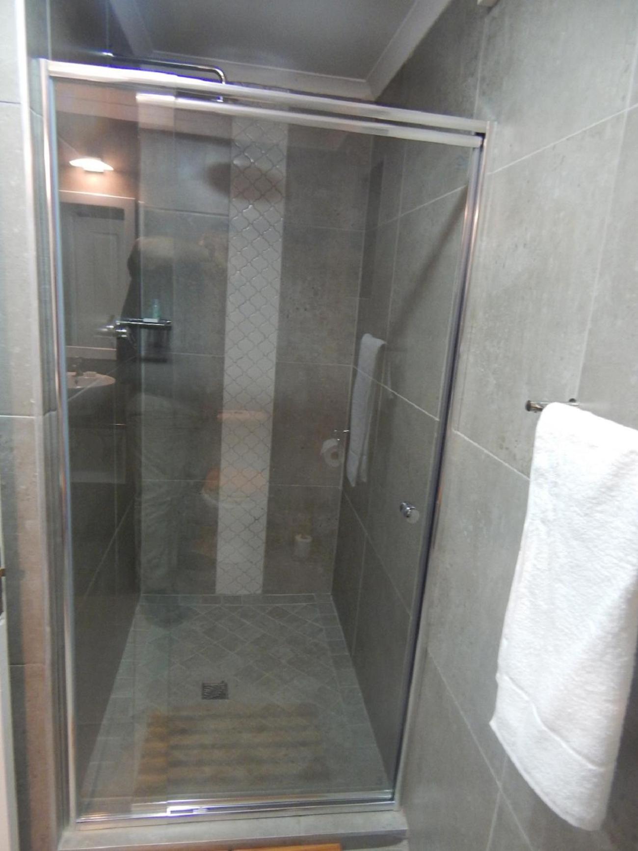 Double or Twin Room with Balcony - Photo 14