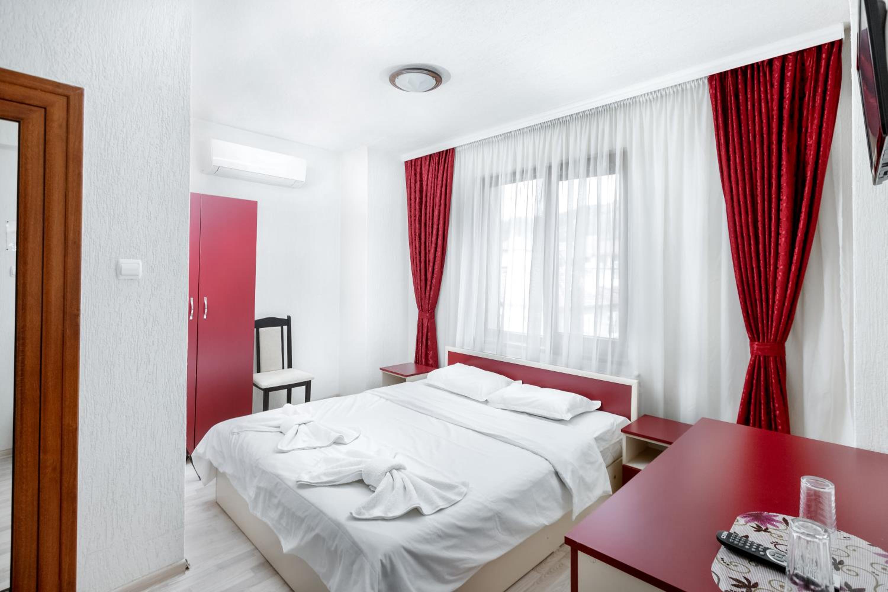 Double or Twin Room photo 3