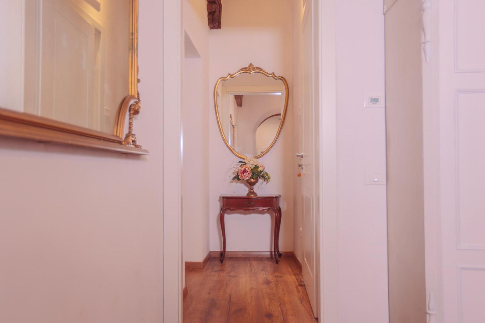 Double Room with Private Bathroom - Photo 6