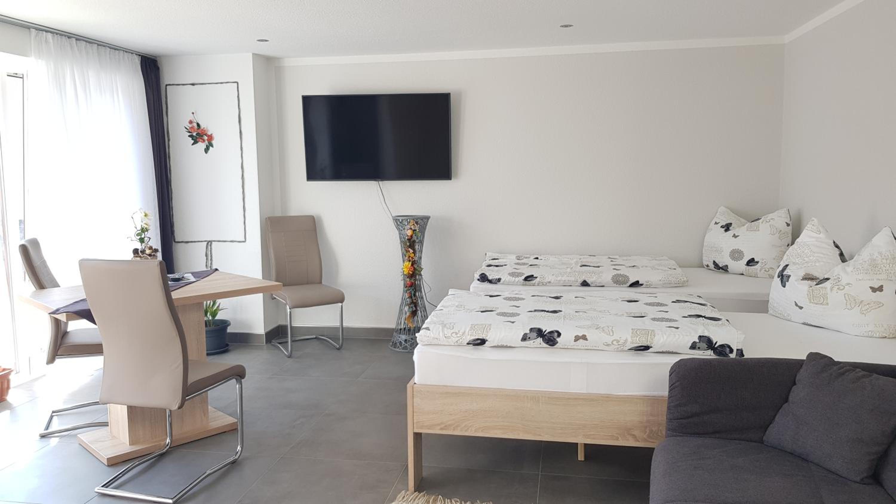 Studio Apartment photo 1