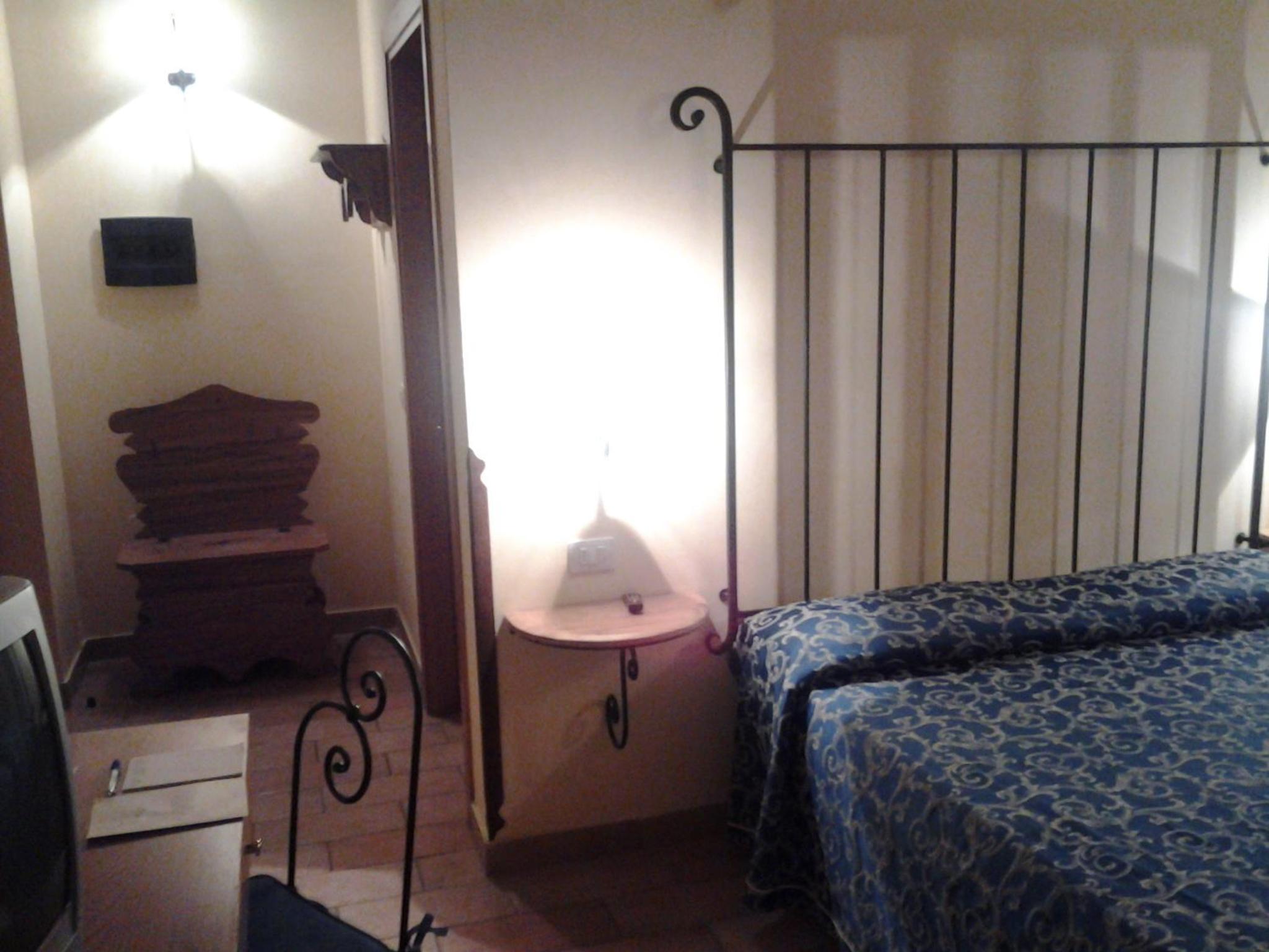 Double Room - Photo 2