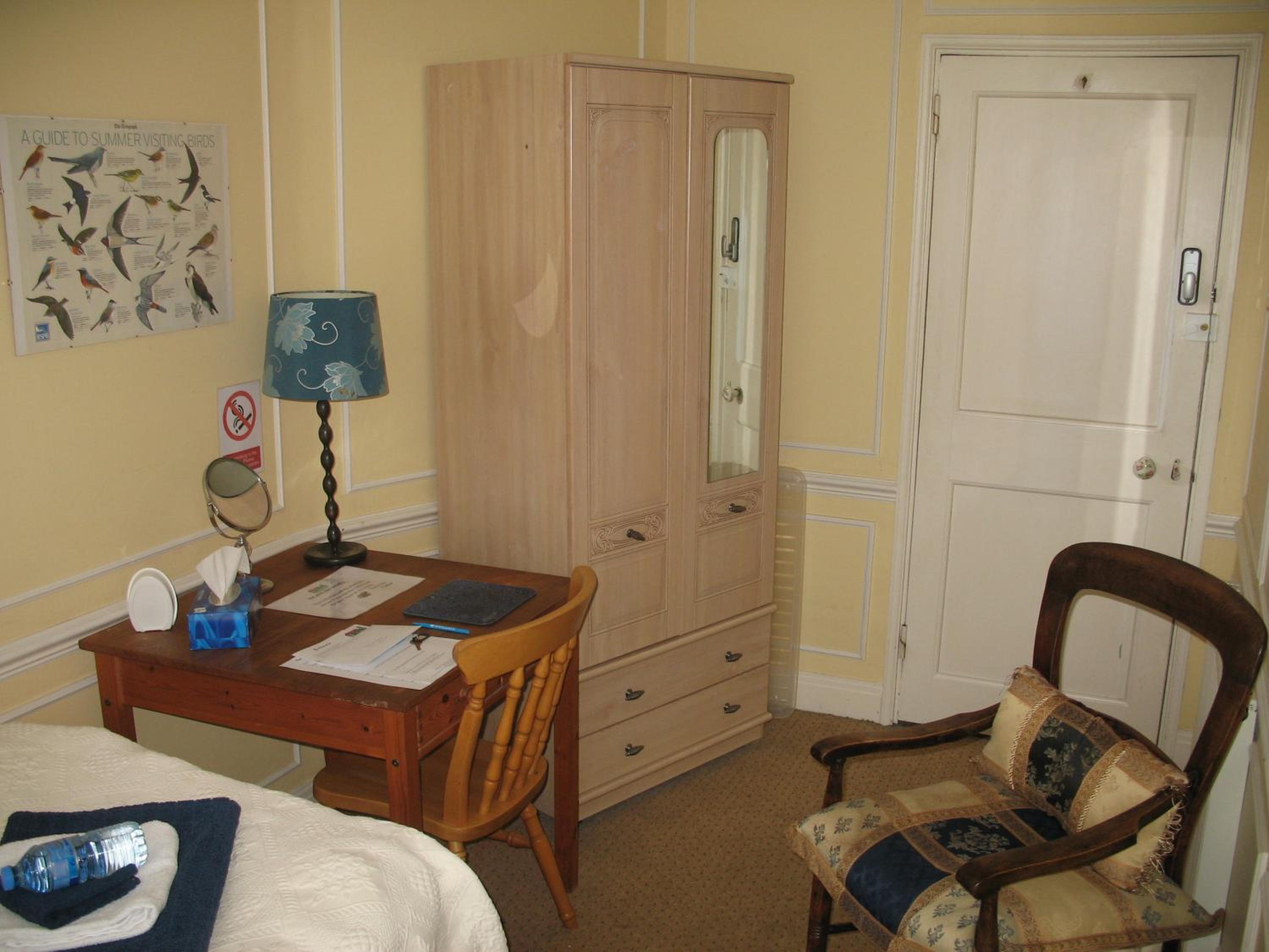 Single Room With Shared Bathroom photo 1