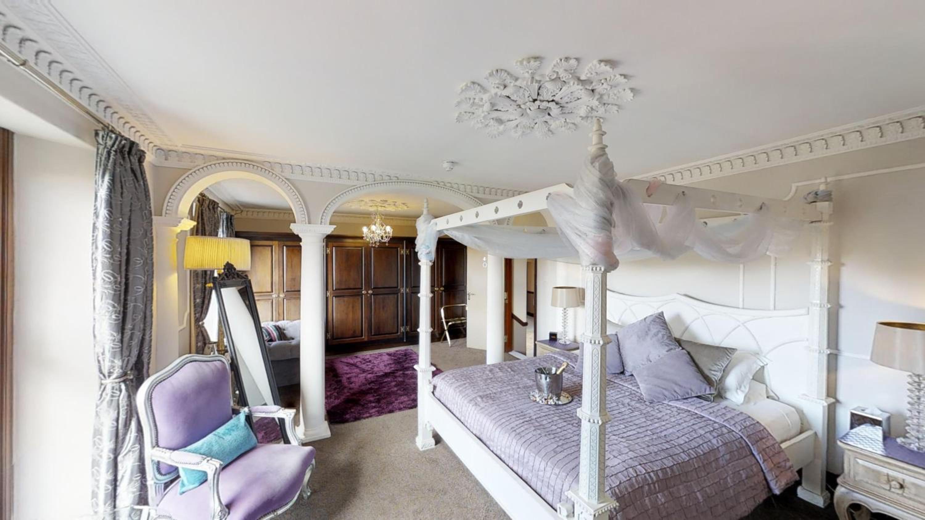 Double Room With Four Poster Bed