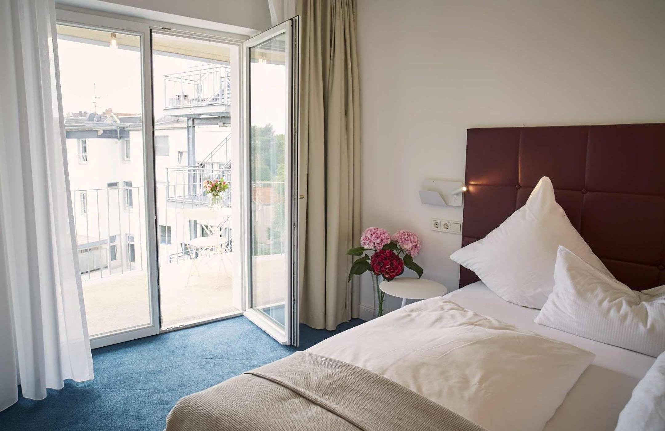 Standard Double Room - Photo 6