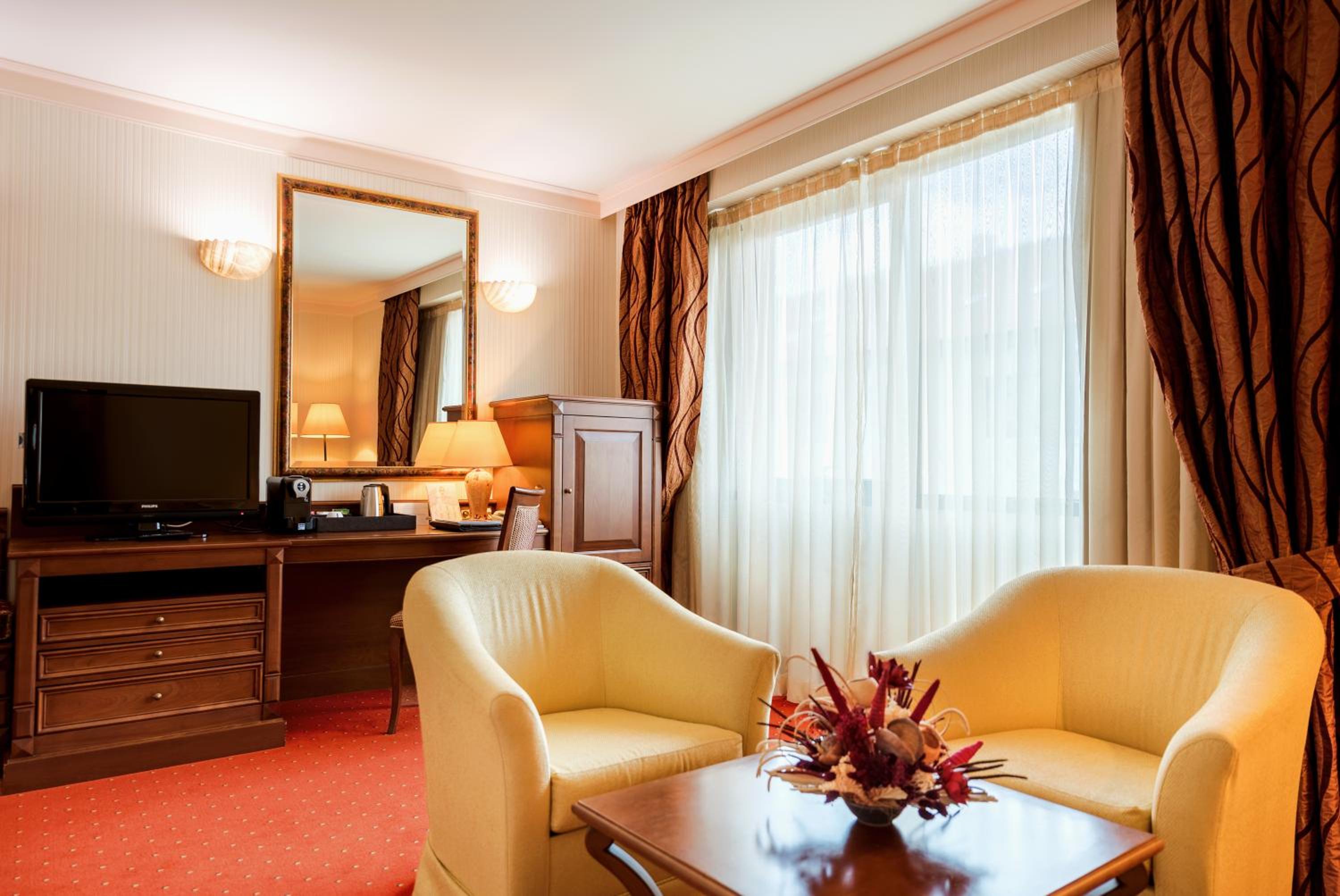 Executive Double Room with Free Access to Relax Room - Photo 4