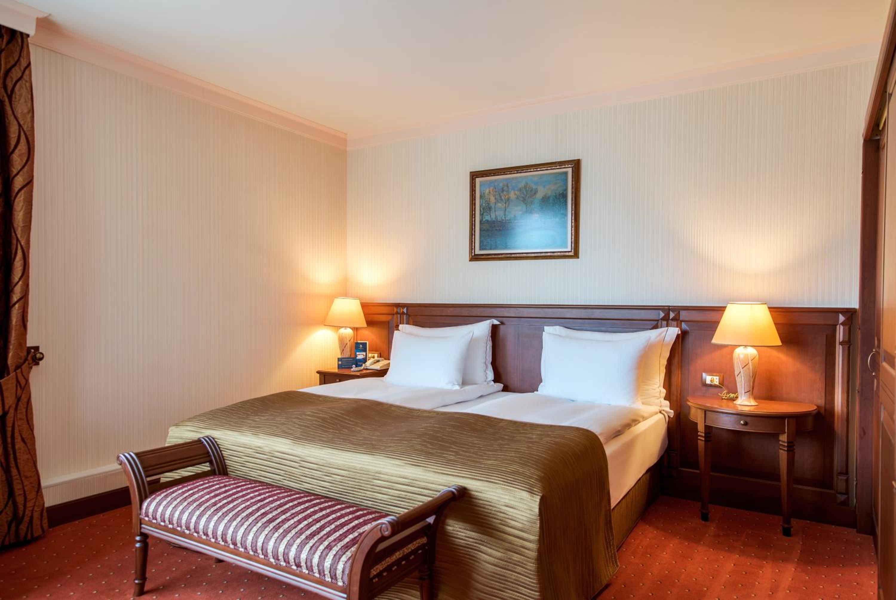 Deluxe Suite - Photo 3