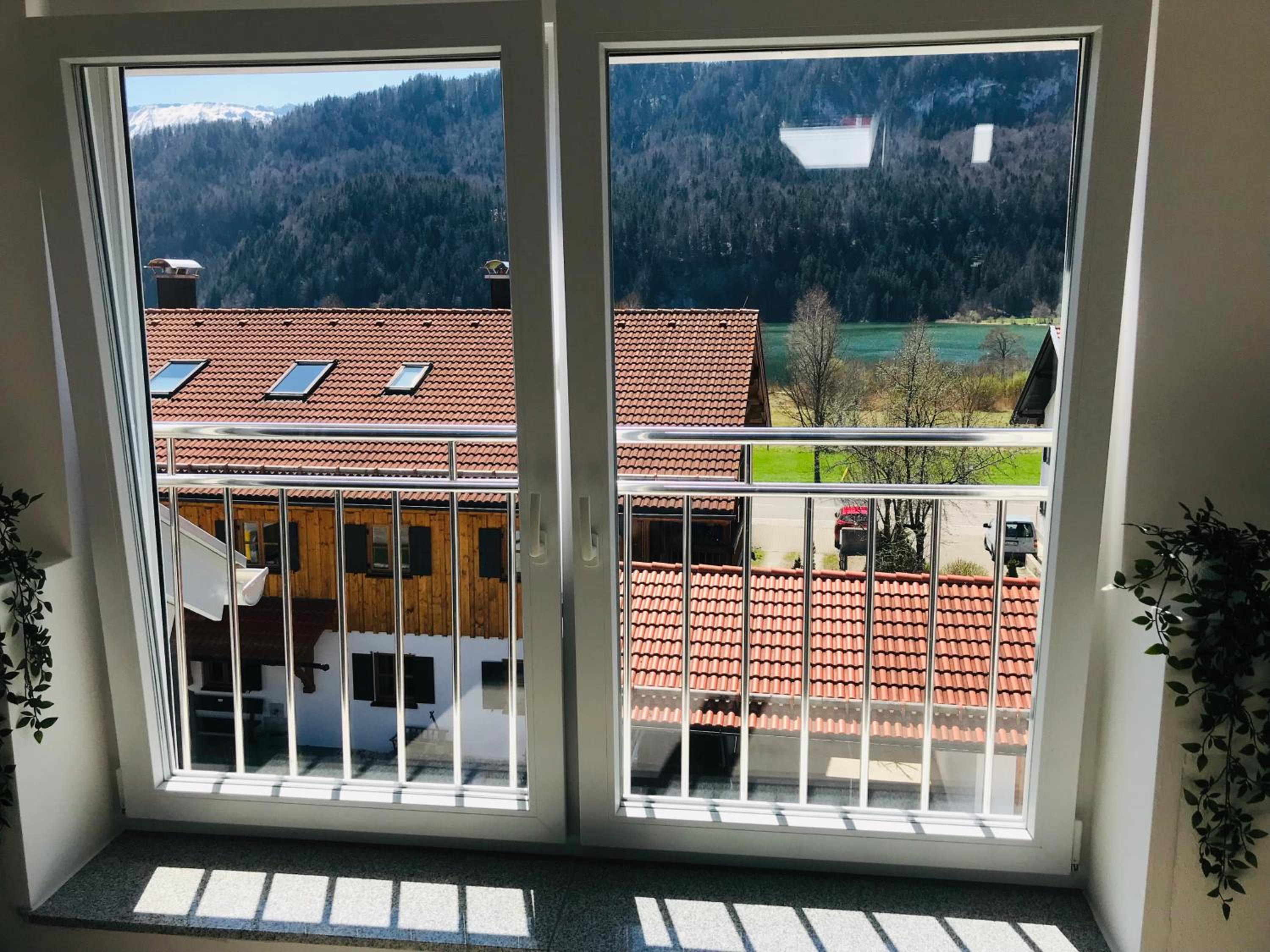 Apartment with Lake View - Photo 20