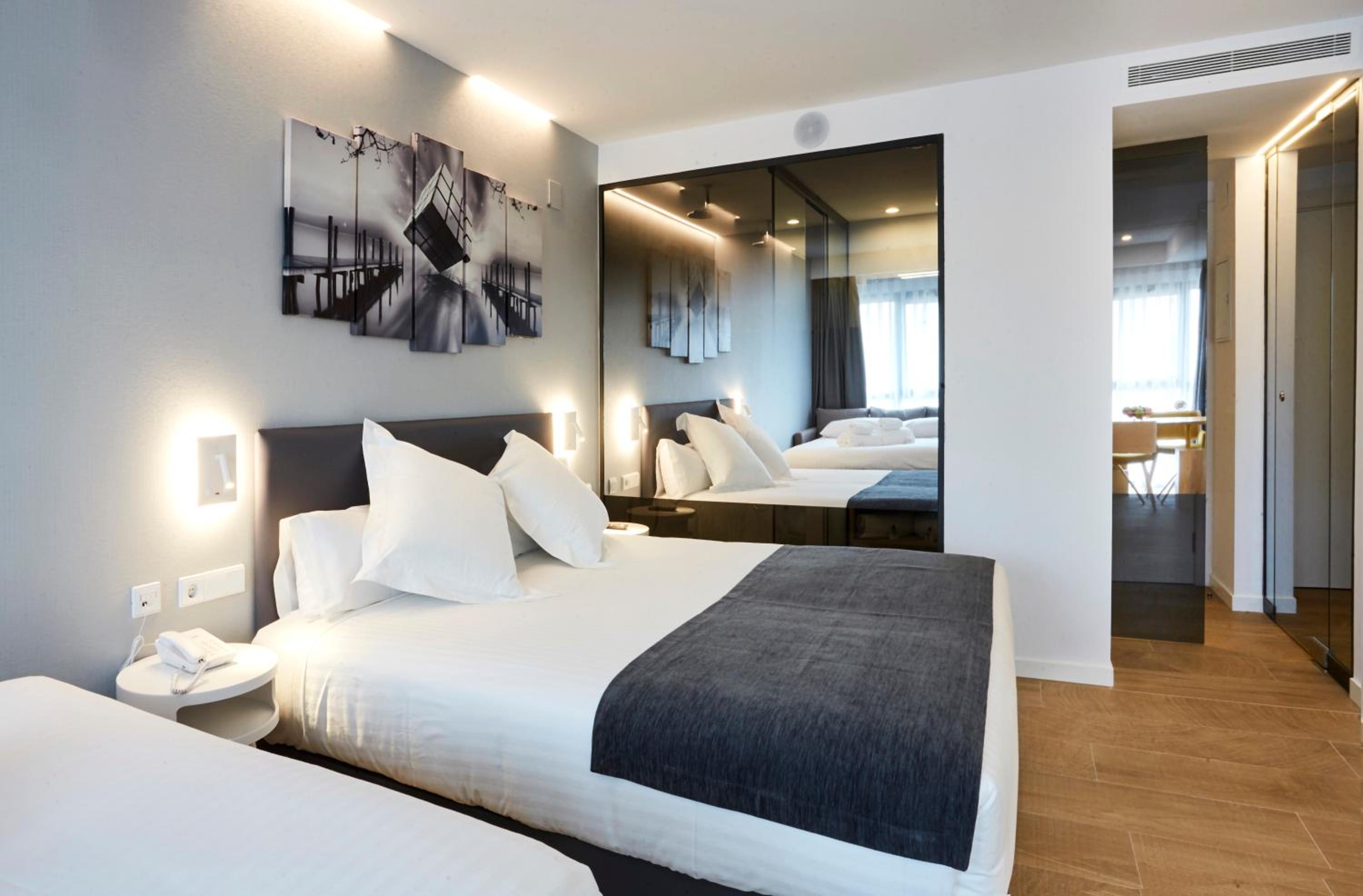 Habitación familiar (2 adultos + 1 niño)
