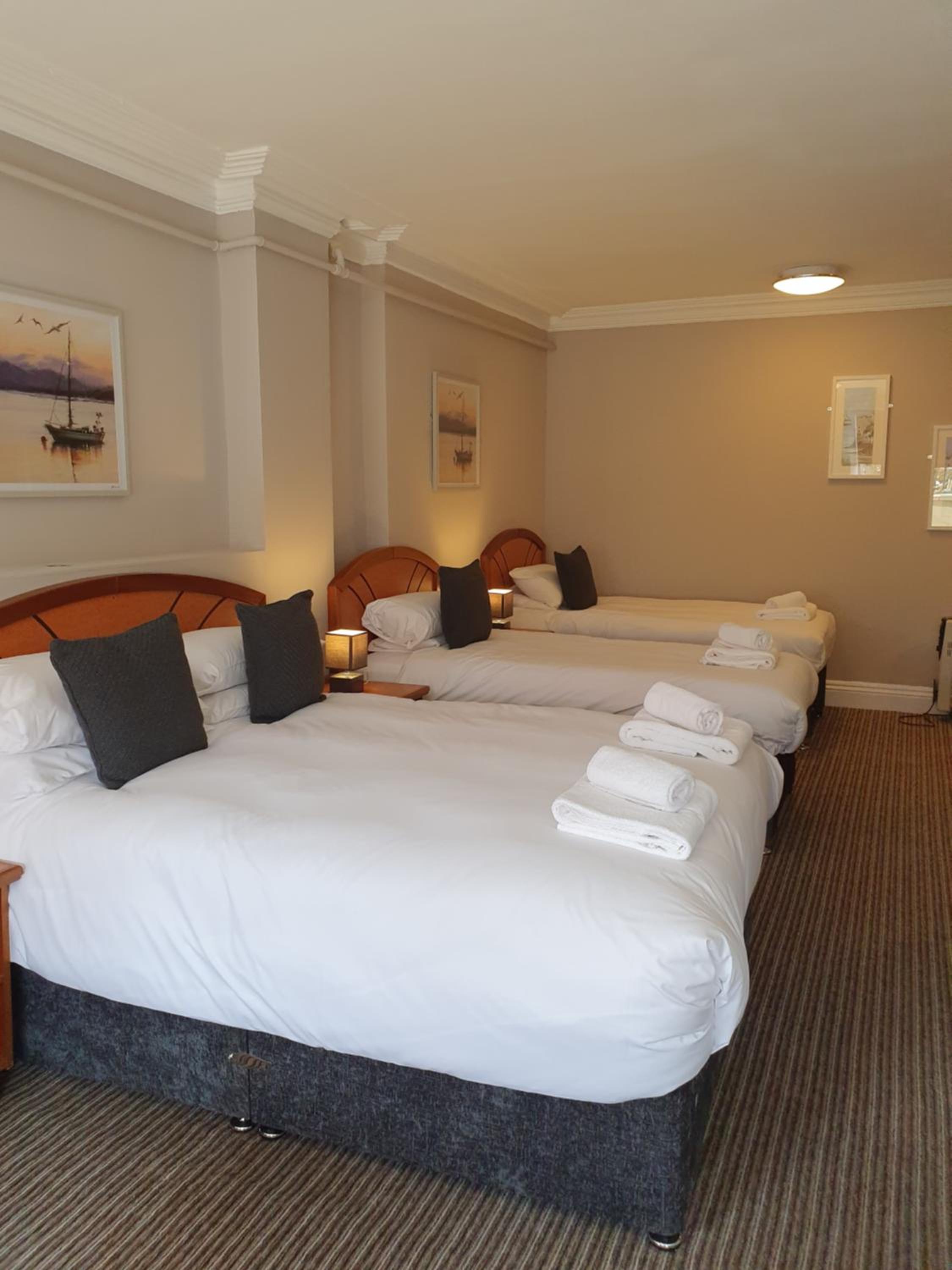 Basic Quadruple Room photo 1
