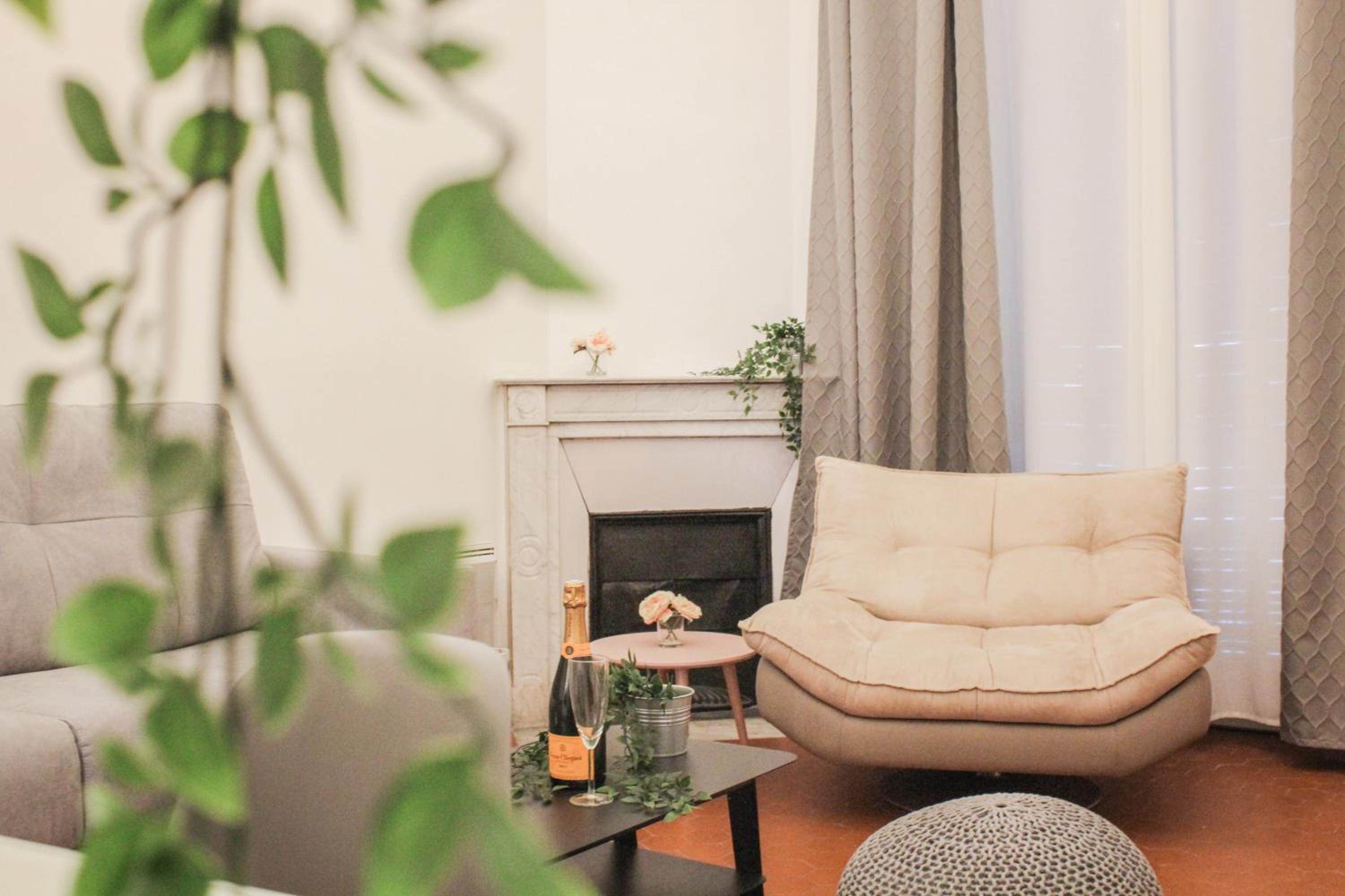 Two-Bedroom Apartment - Photo 9