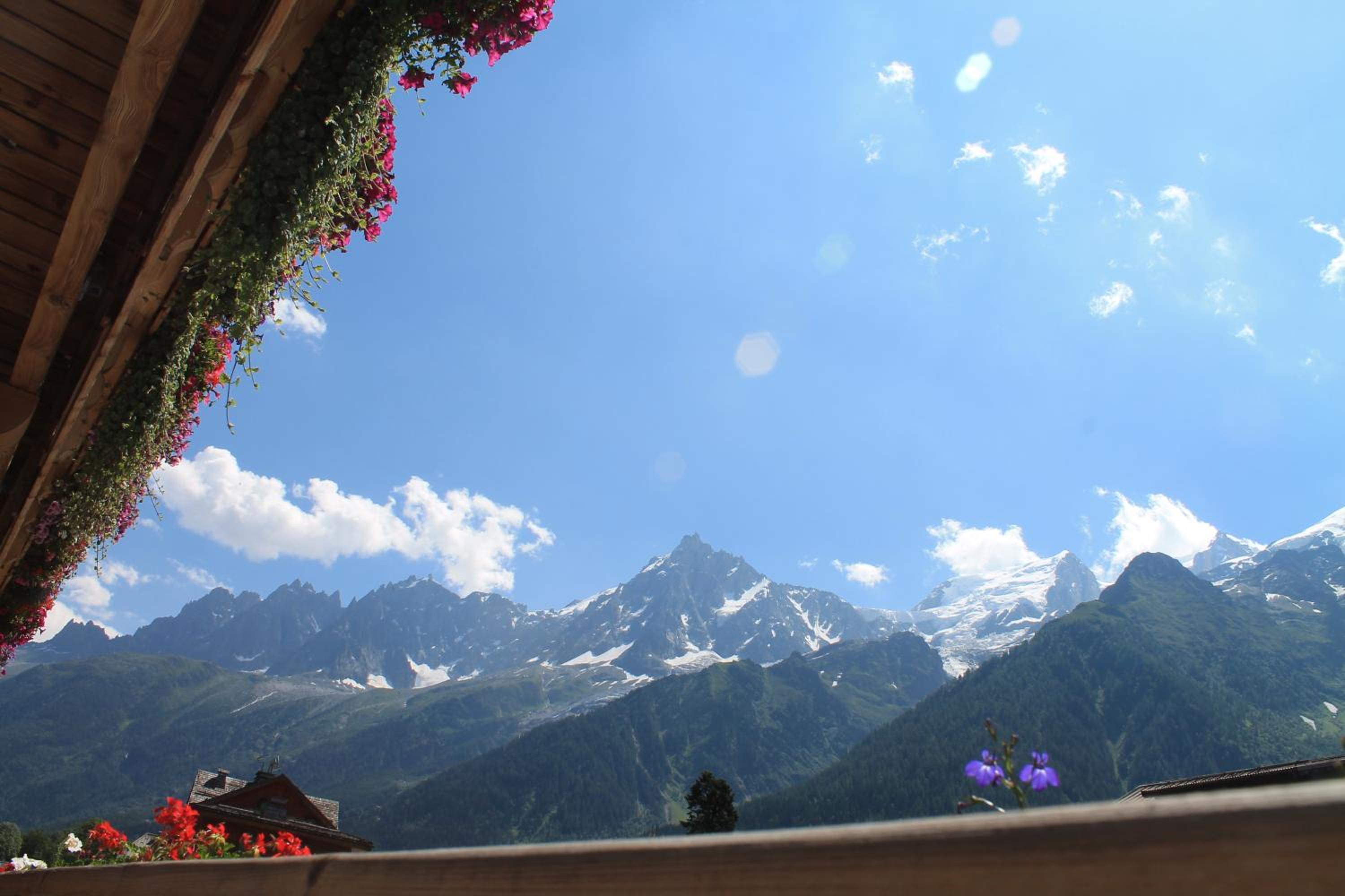 Quadruple Room with Balcony Mont Blanc side photo 3