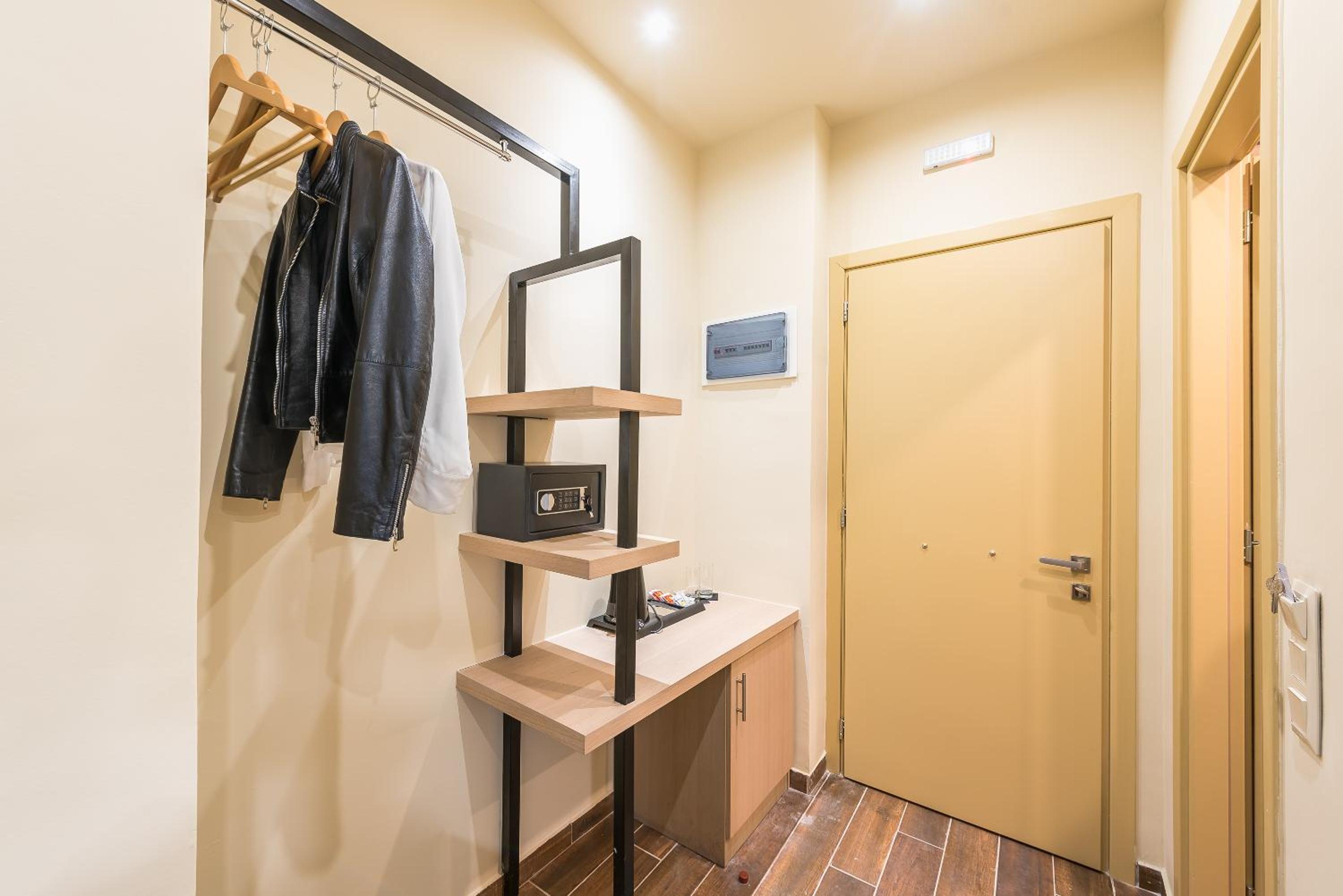  Comfort Room Street View  photo 1