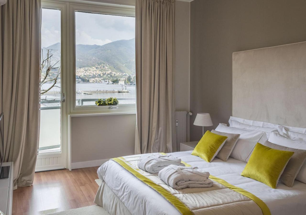 One-Bedroom Apartment with Lake View