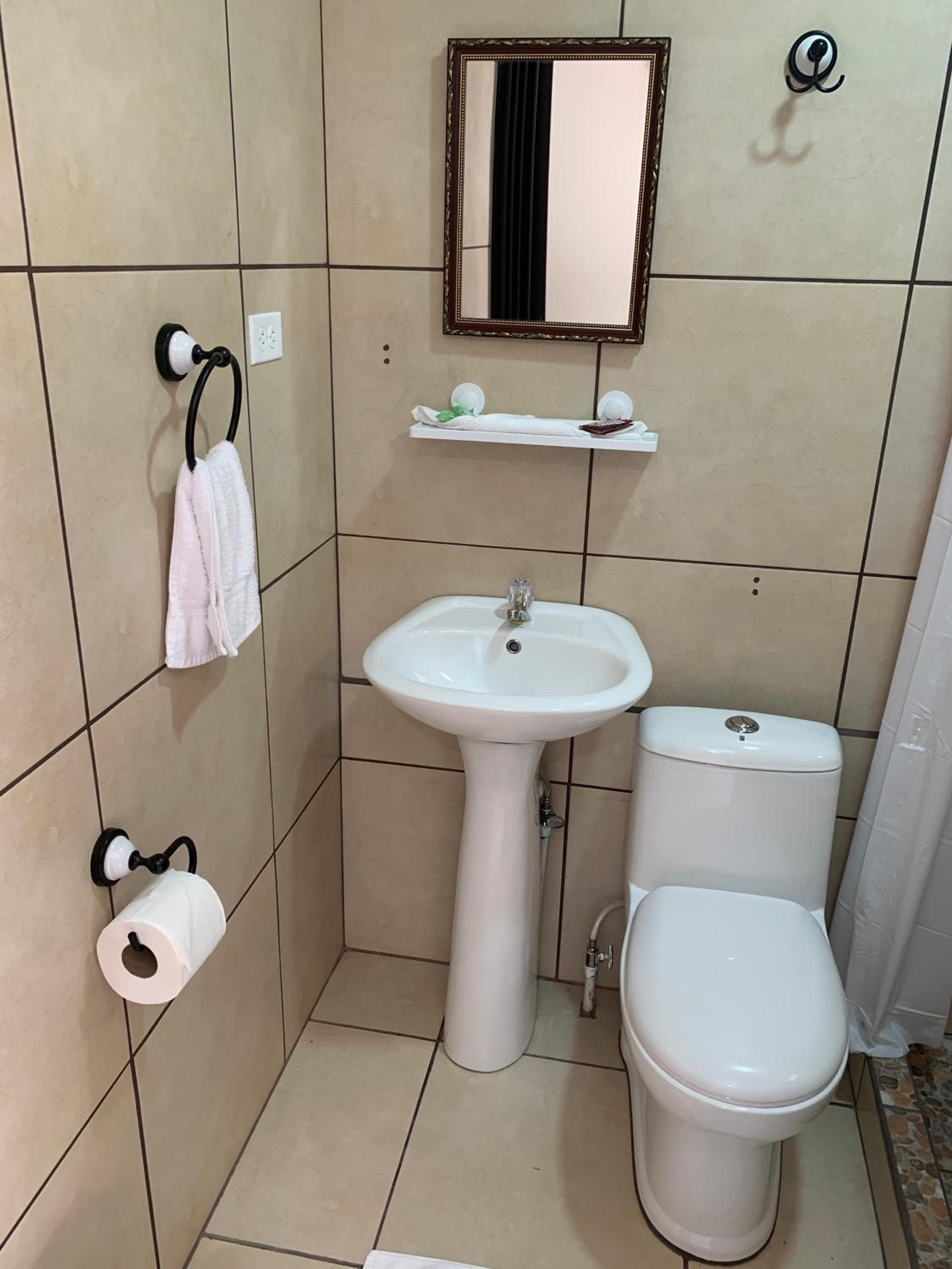 Budget Double Room photo 3