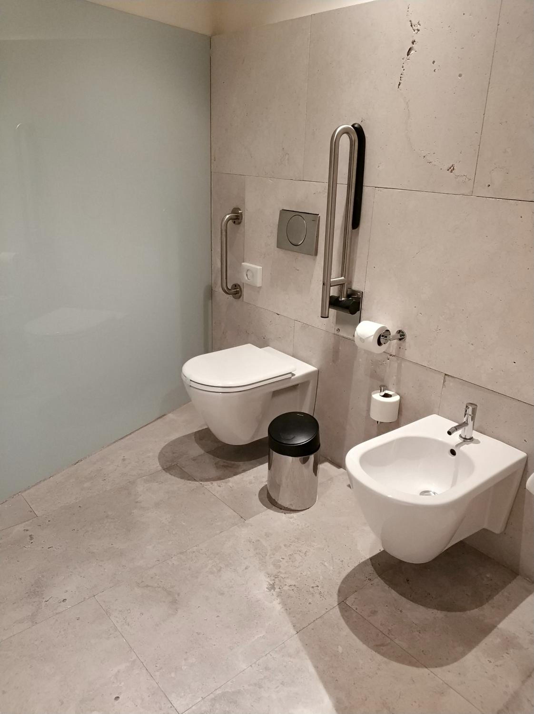 Double Room - Disability Access - Photo 6