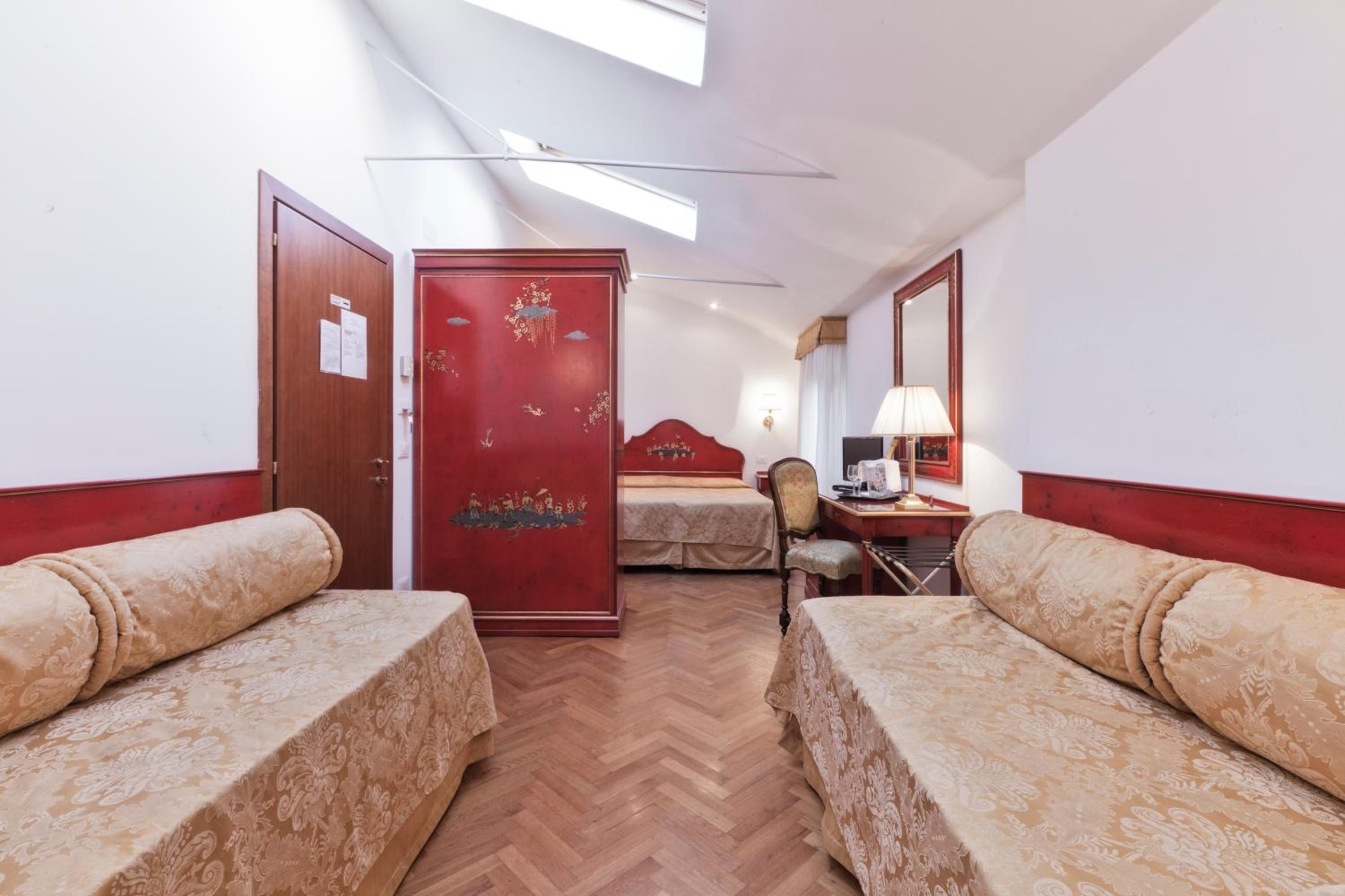 Superior Triple Room photo 1
