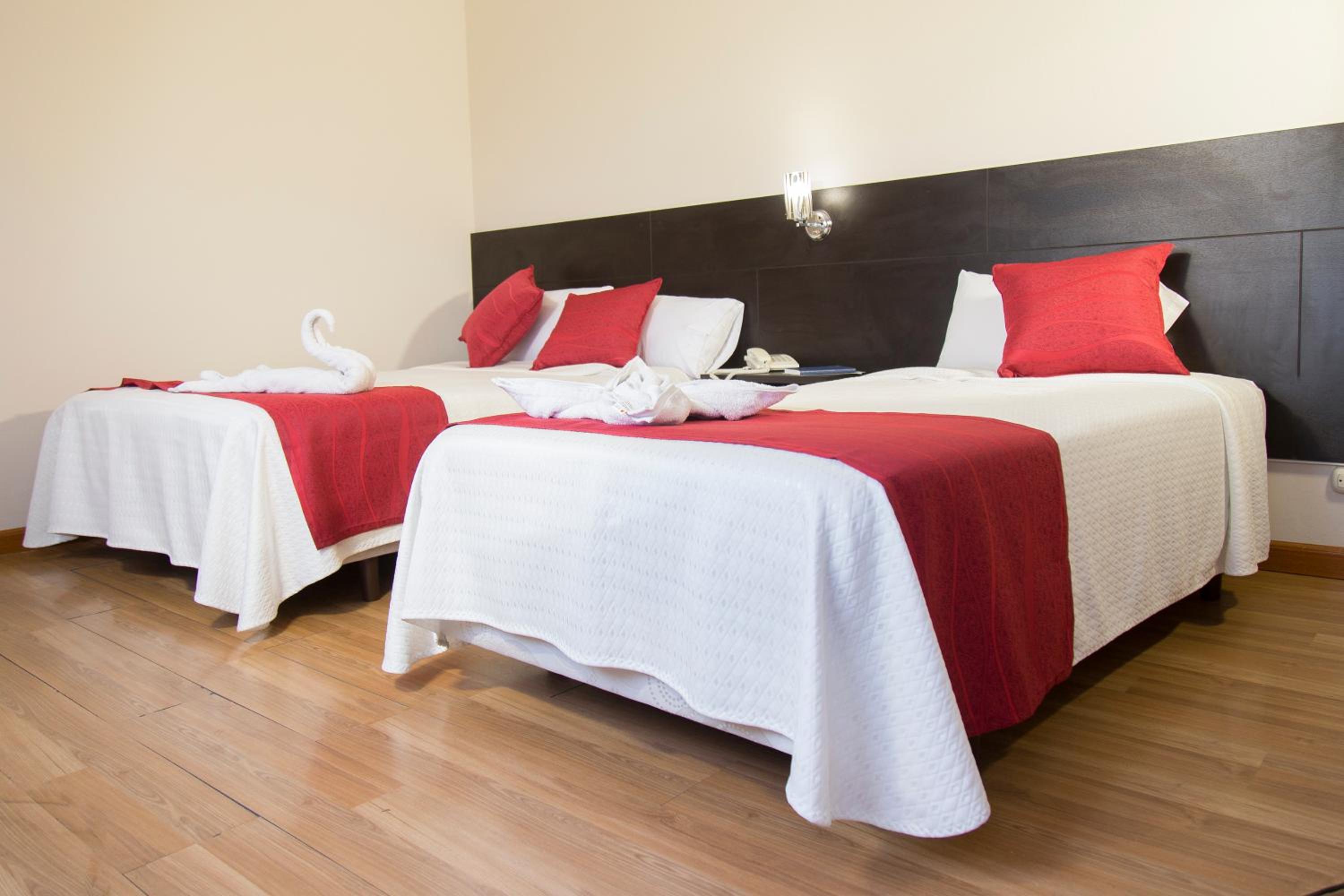 Standard Triple Room - Photo 2