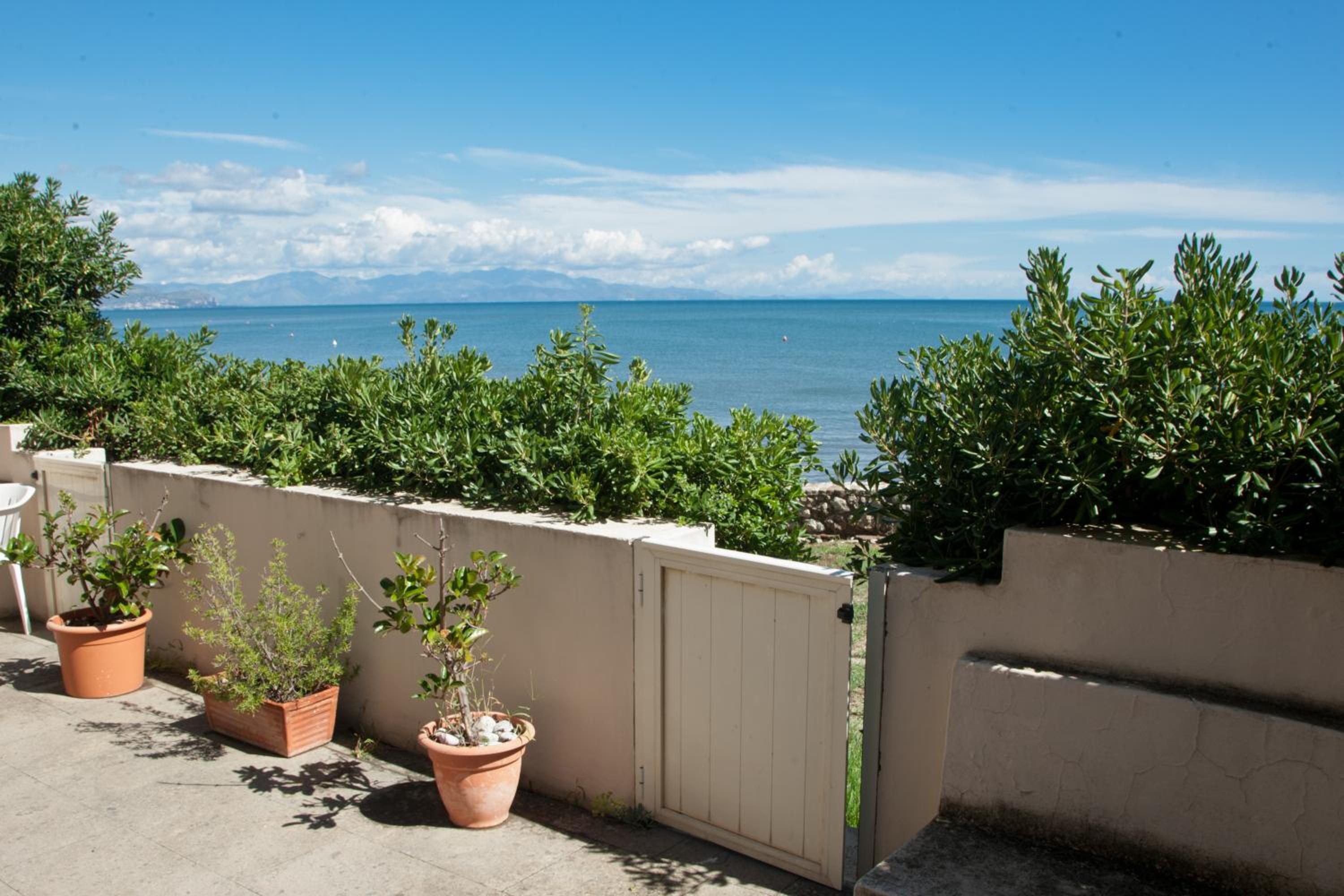 Superior Double Room with Sea View - Photo 8