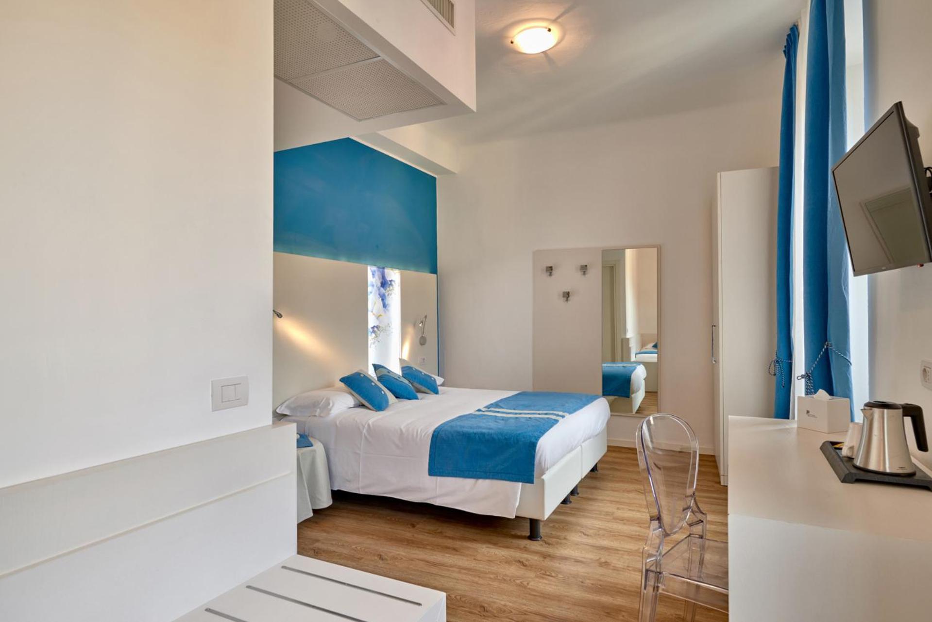 Double or Twin Room - Photo 2