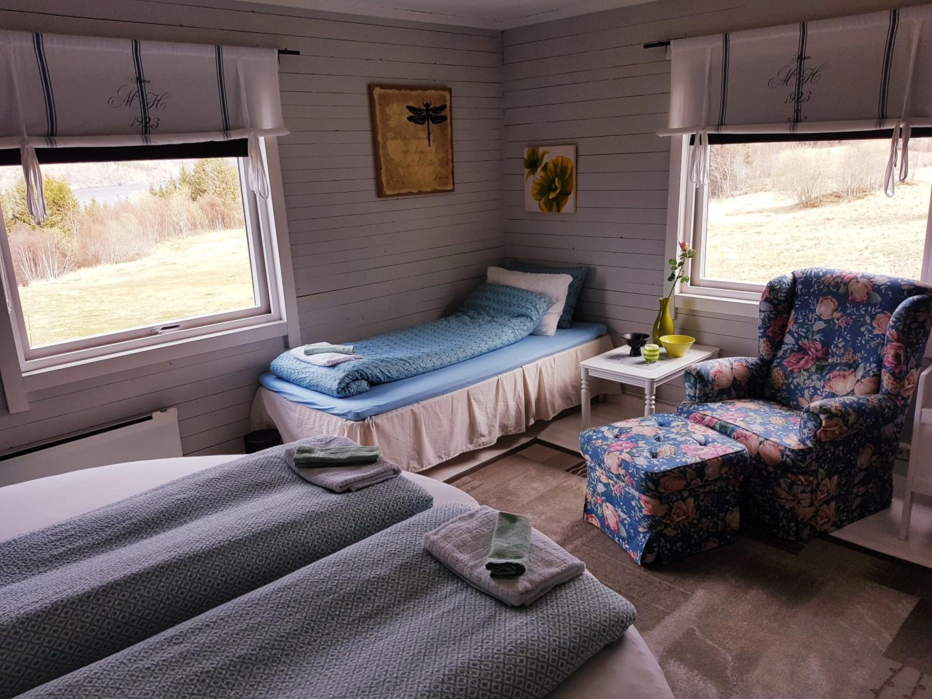 Deluxe Triple Room with Shared Bathroom photo 1