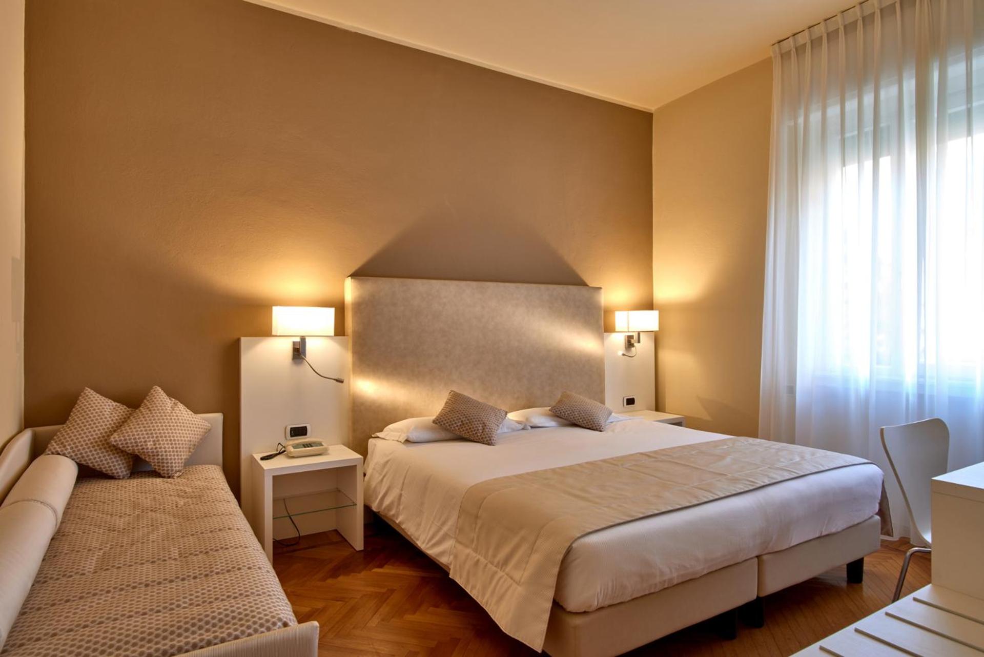 Double or Twin Room - Photo 3