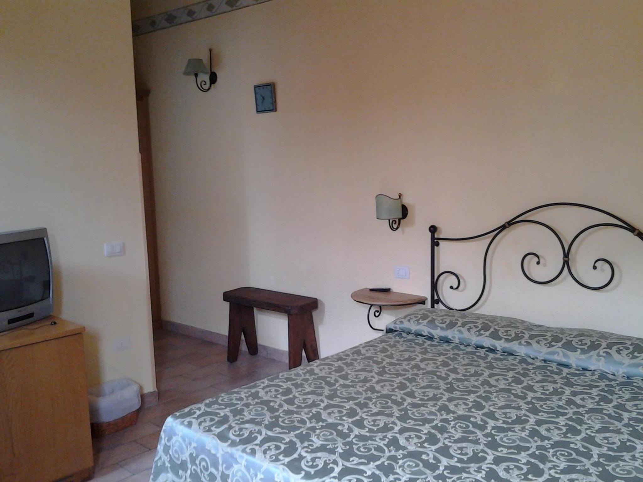 Double Room - Photo 5