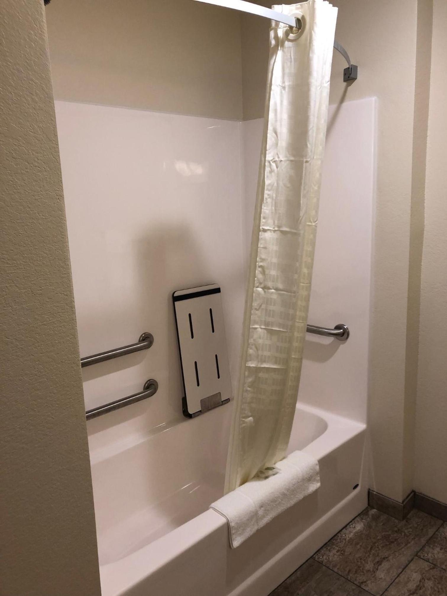 King Room - Disability Access - Photo 3