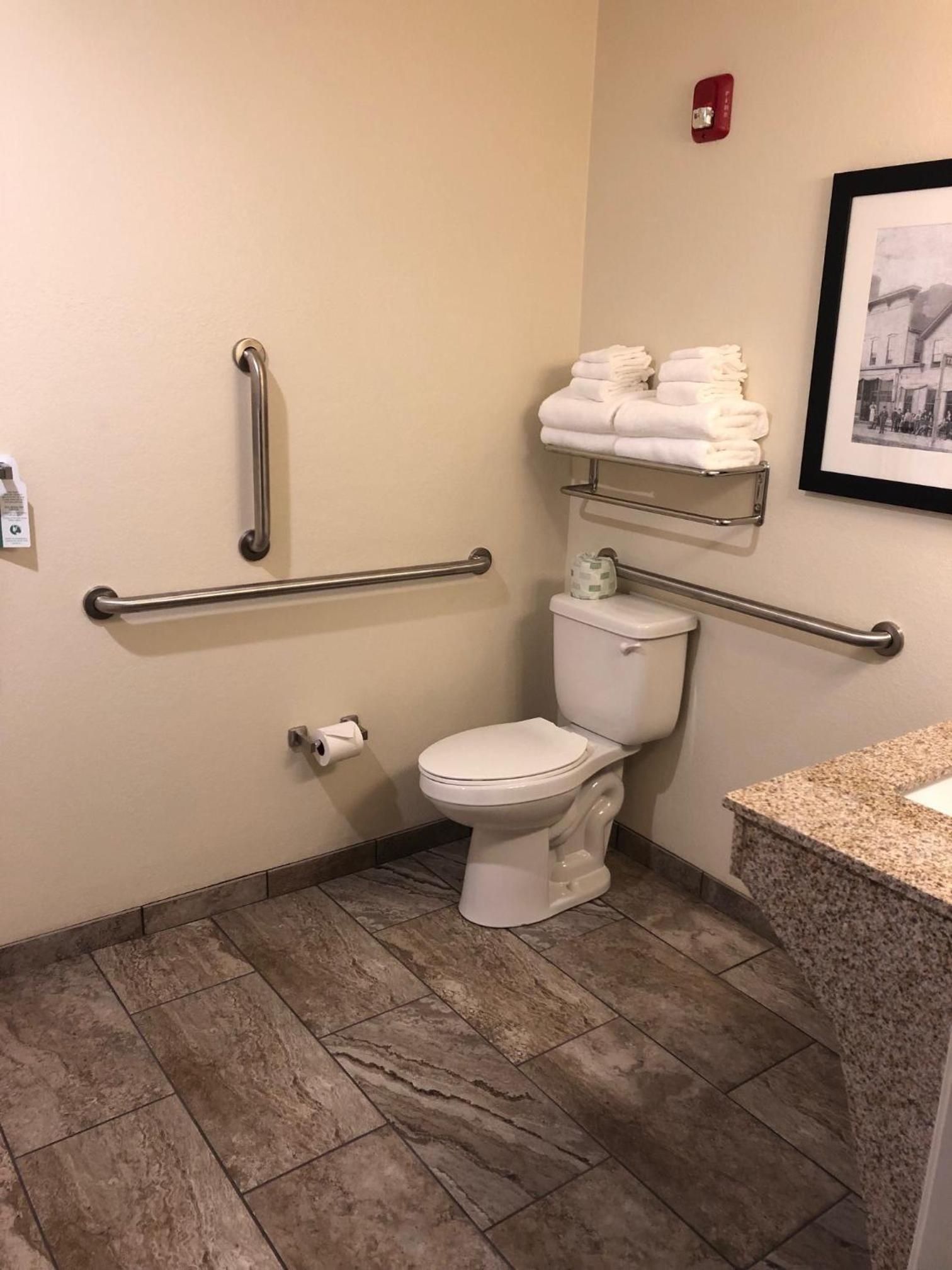 King Room - Disability Access - Photo 4