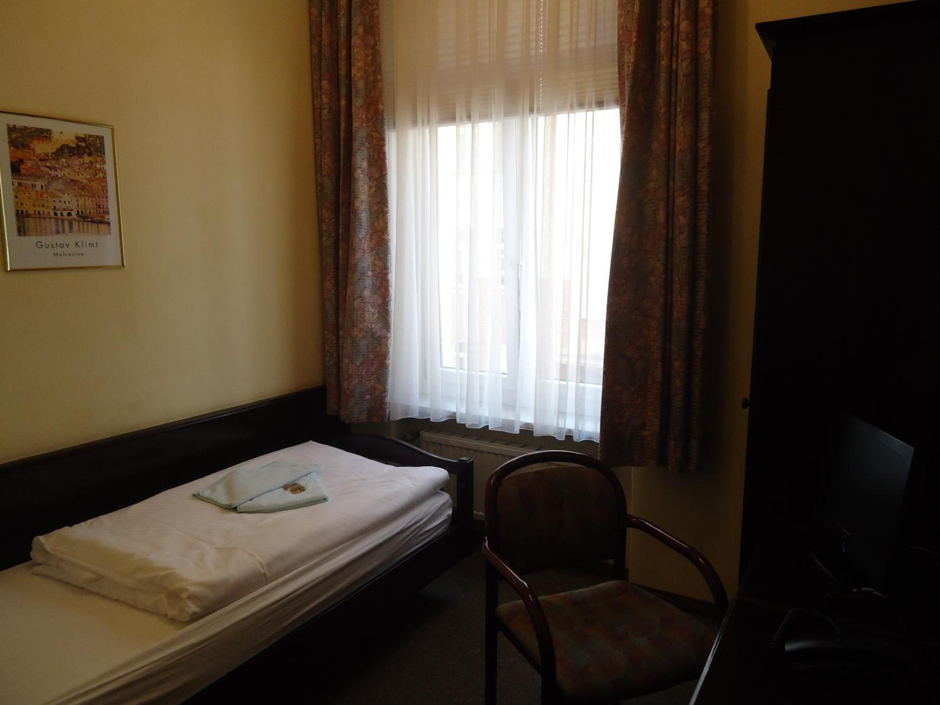 Single Room photo 3