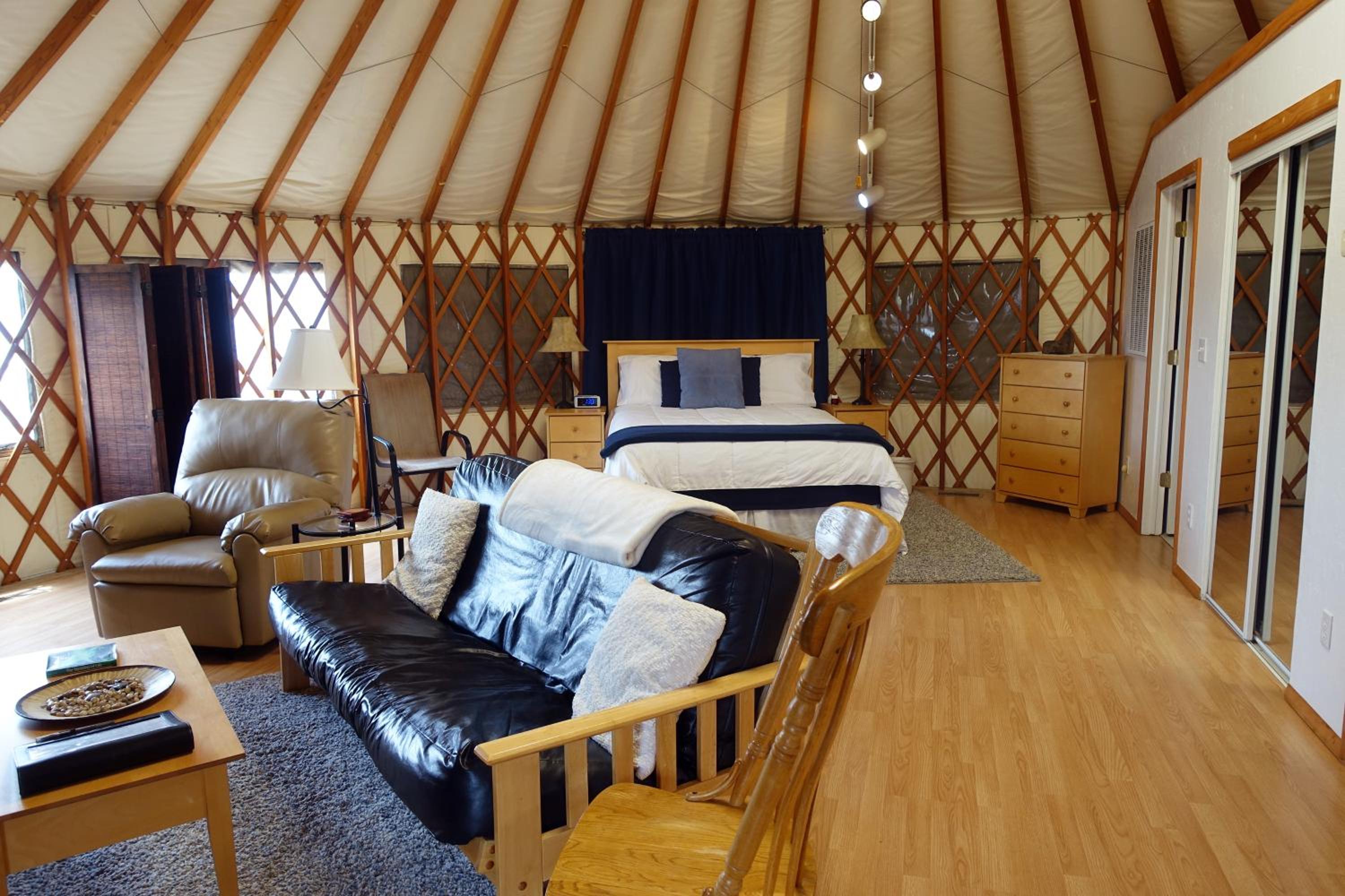 Vista Yurt Cabin  - Photo 10