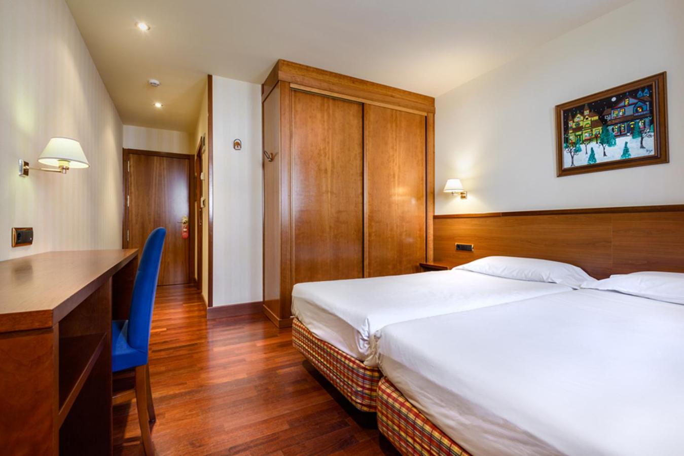 Superior Double or Twin Room photo 3