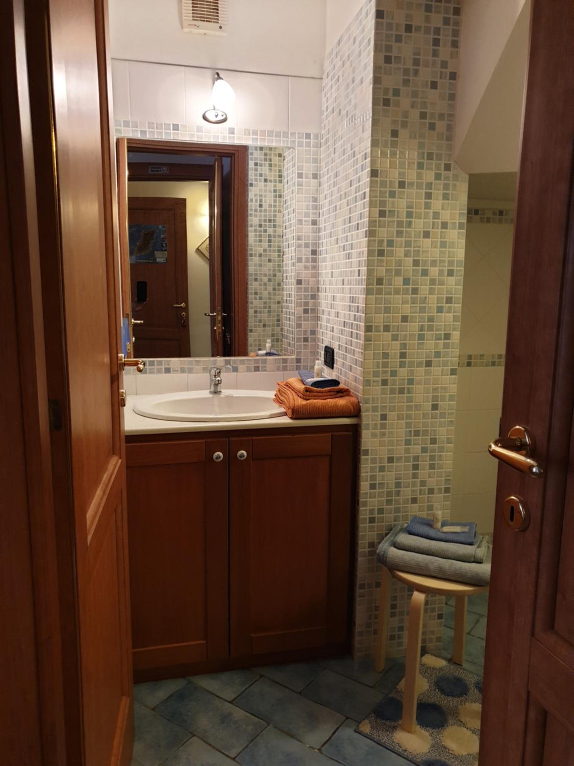 Double Room With Private Bathroom - Photo 3