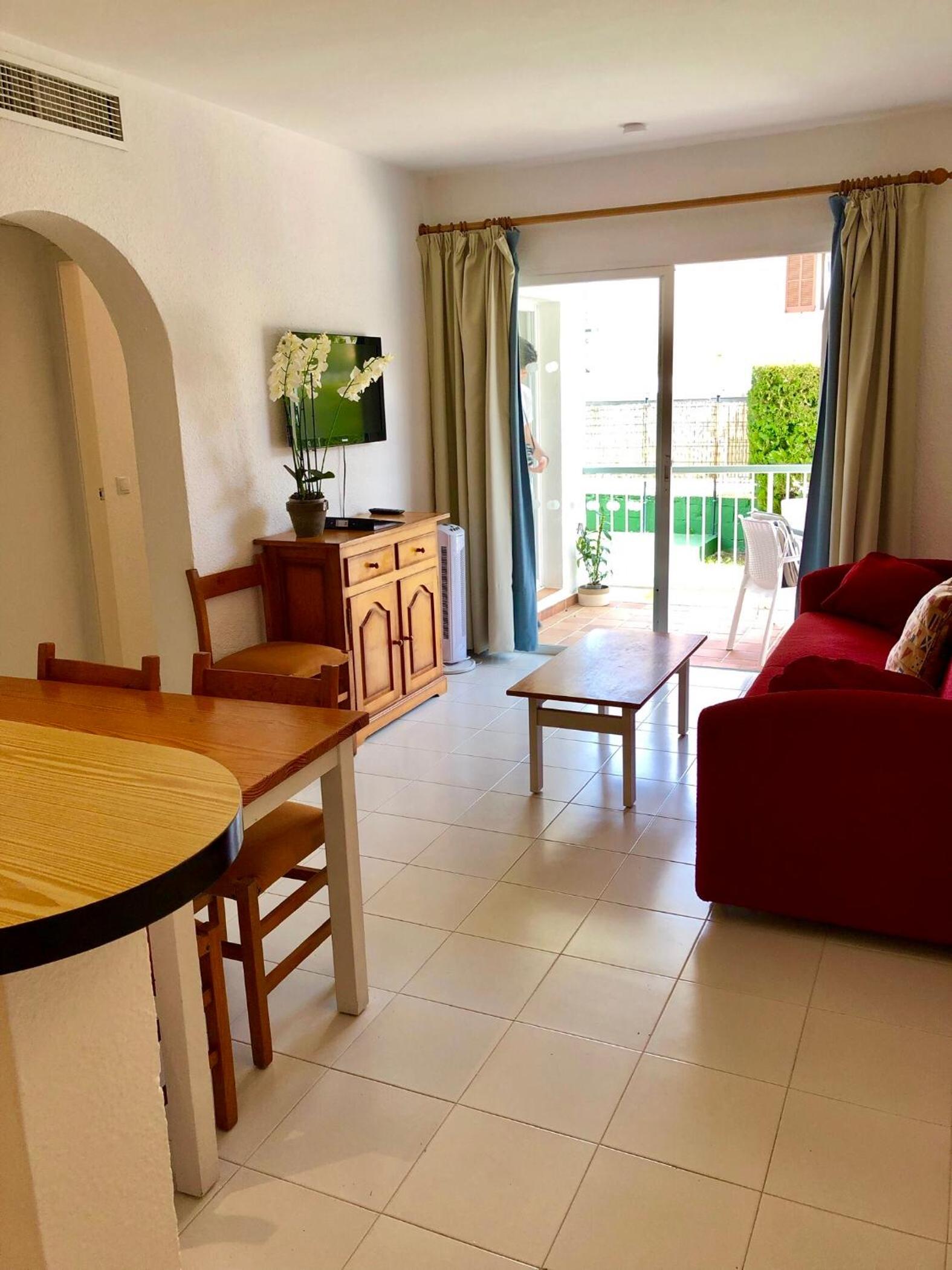Apartamento de Dos Habitaciones con Balcón (Segundo Piso)