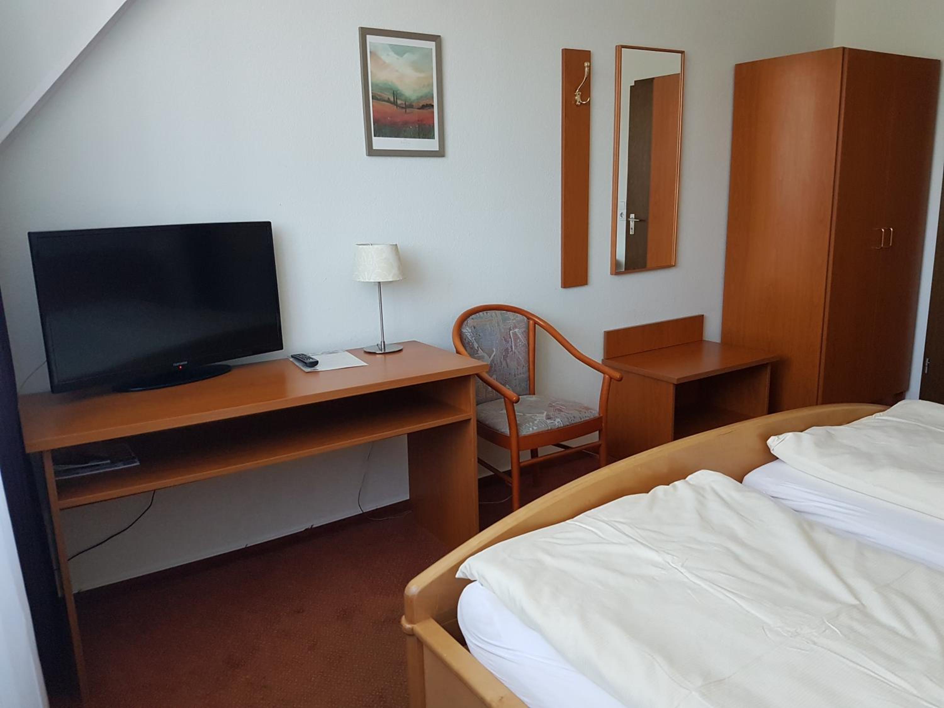 Double Room - Photo 9